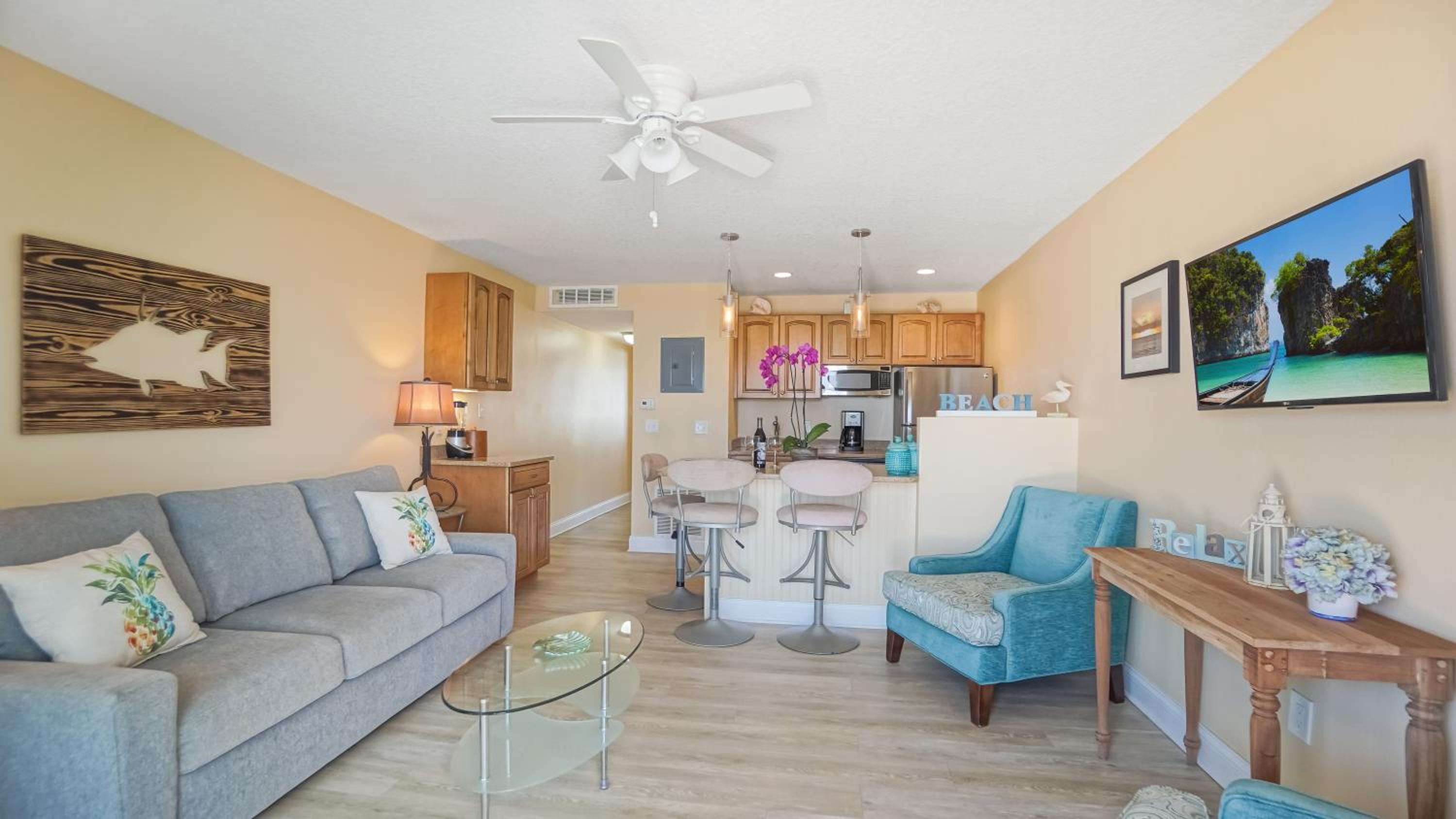 King Suite with Sofa Bed - Ocean Front - Photo 19