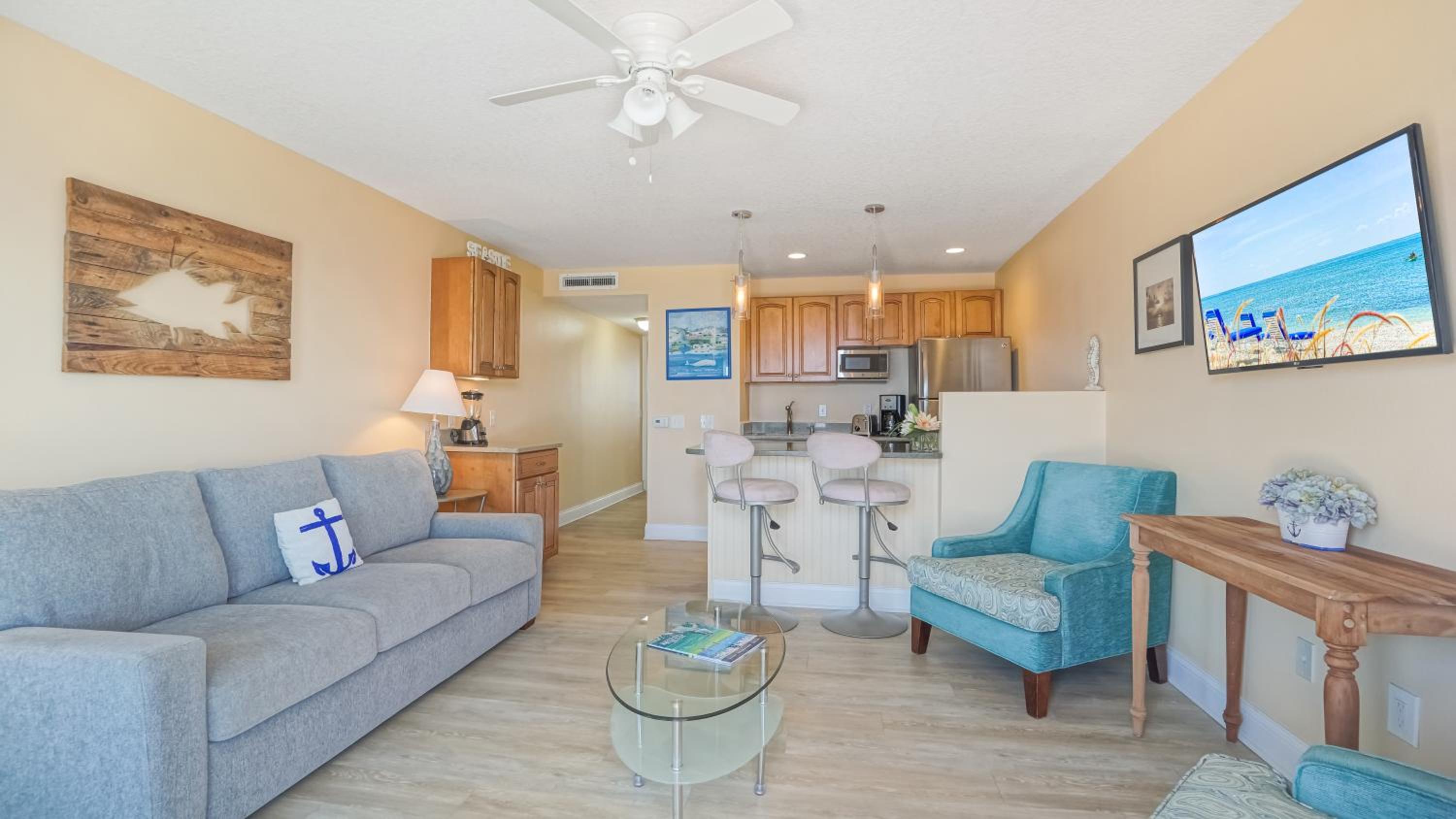 King Suite with Sofa Bed - Ocean Front - Photo 14