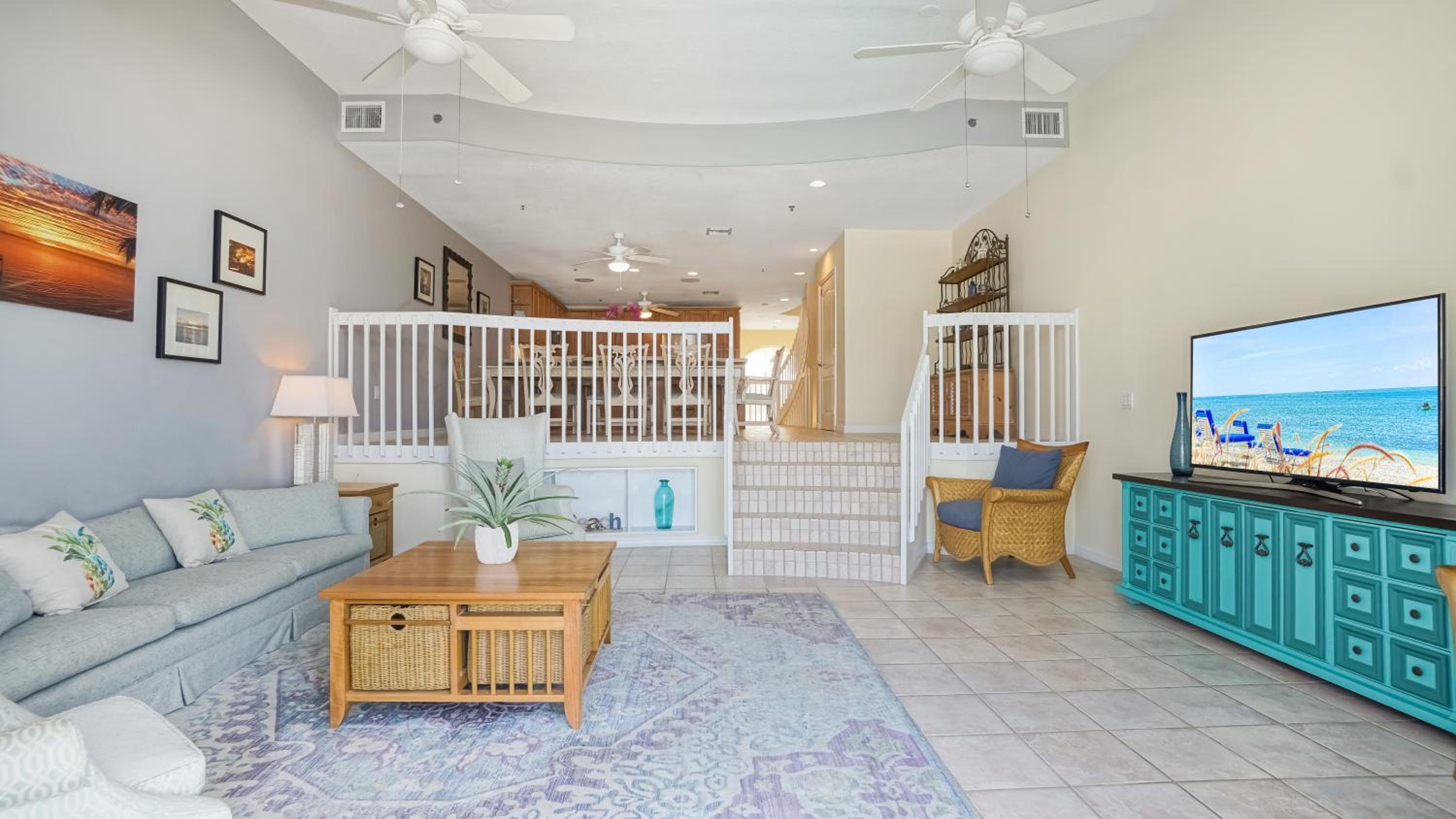 Oceanfront Three-Bedroom Villa - Photo 15