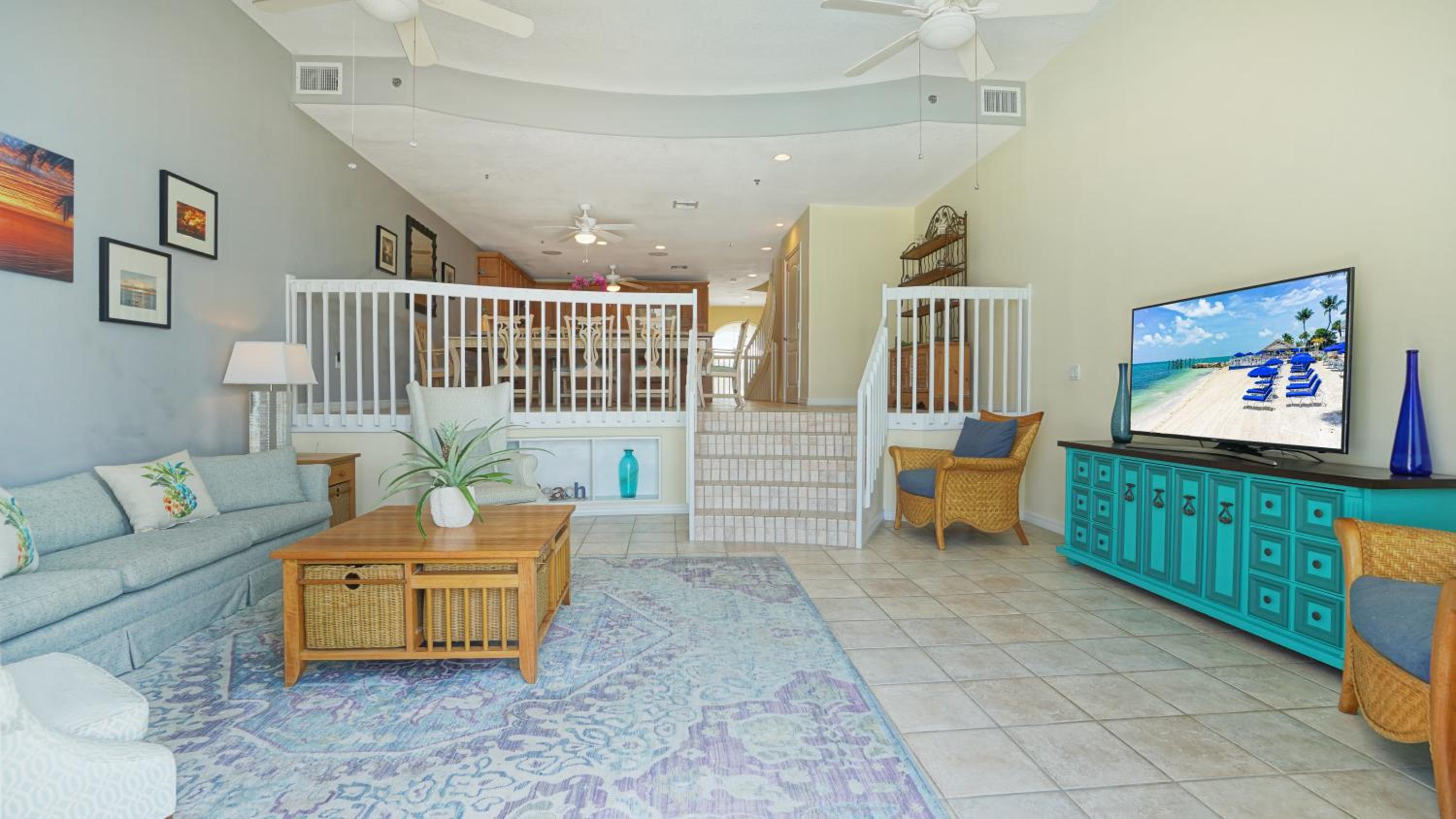 Oceanfront Three-Bedroom Villa - Photo 27