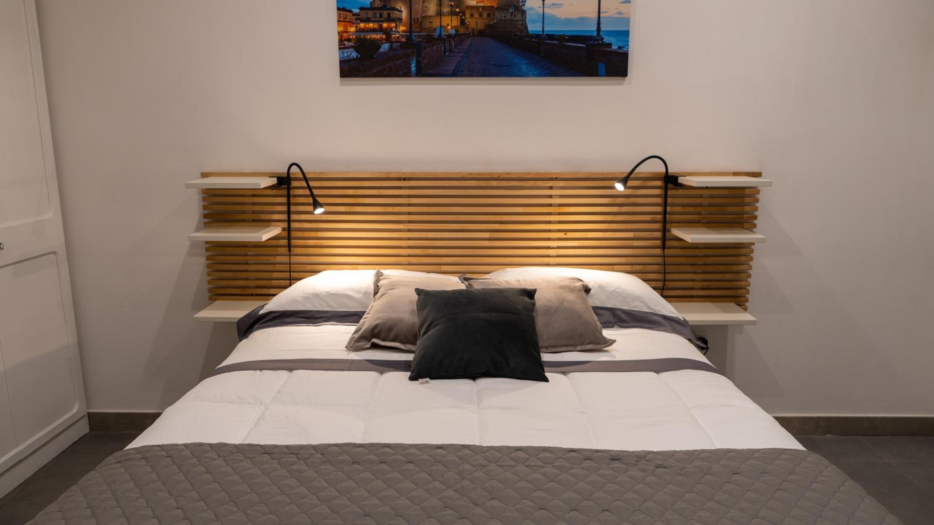 Quadruple Room with Private Bathroom