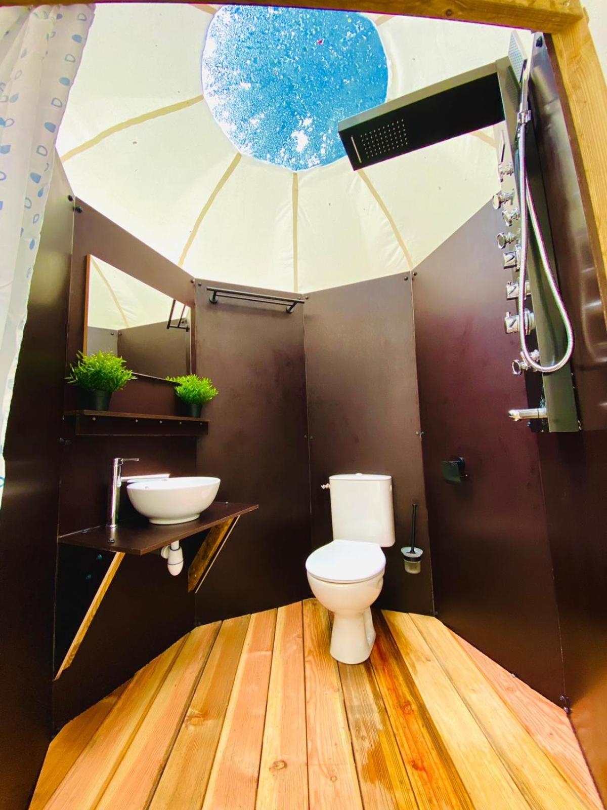 Deluxe Suite with Spa Bath photo 2