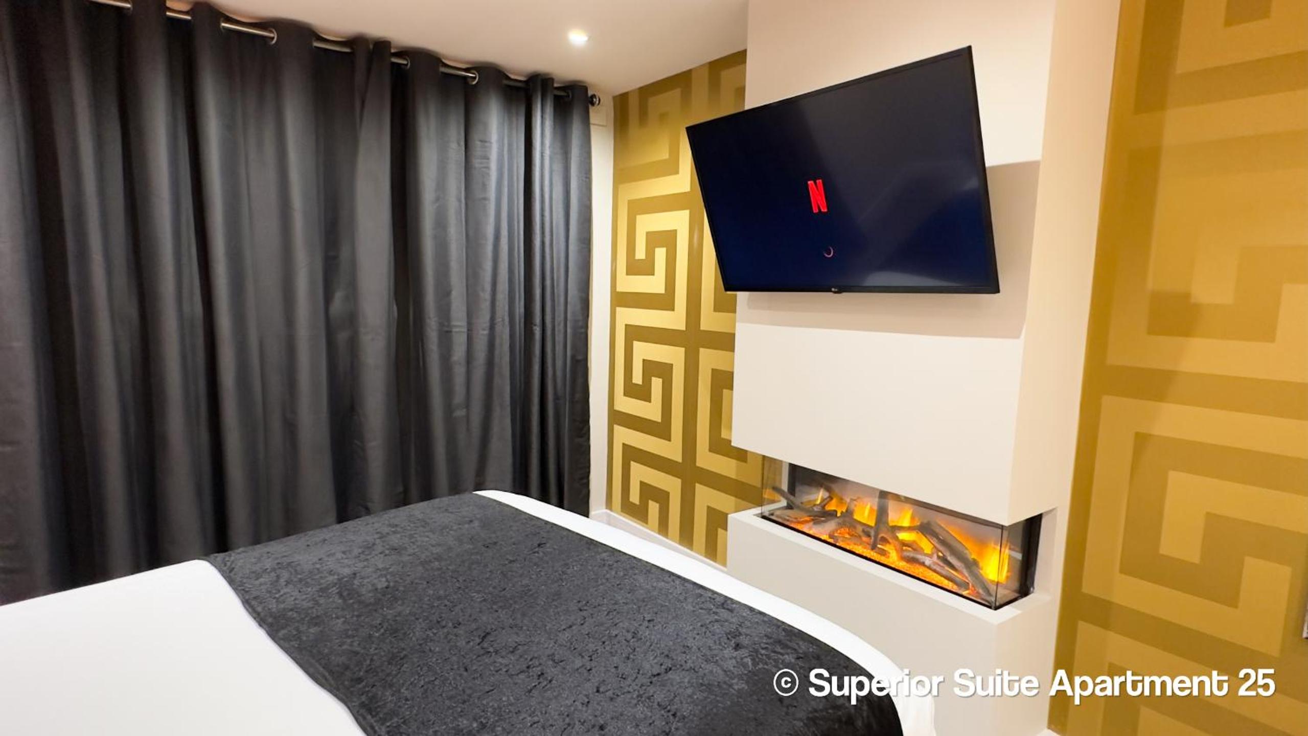 Superior Suite - Photo 7