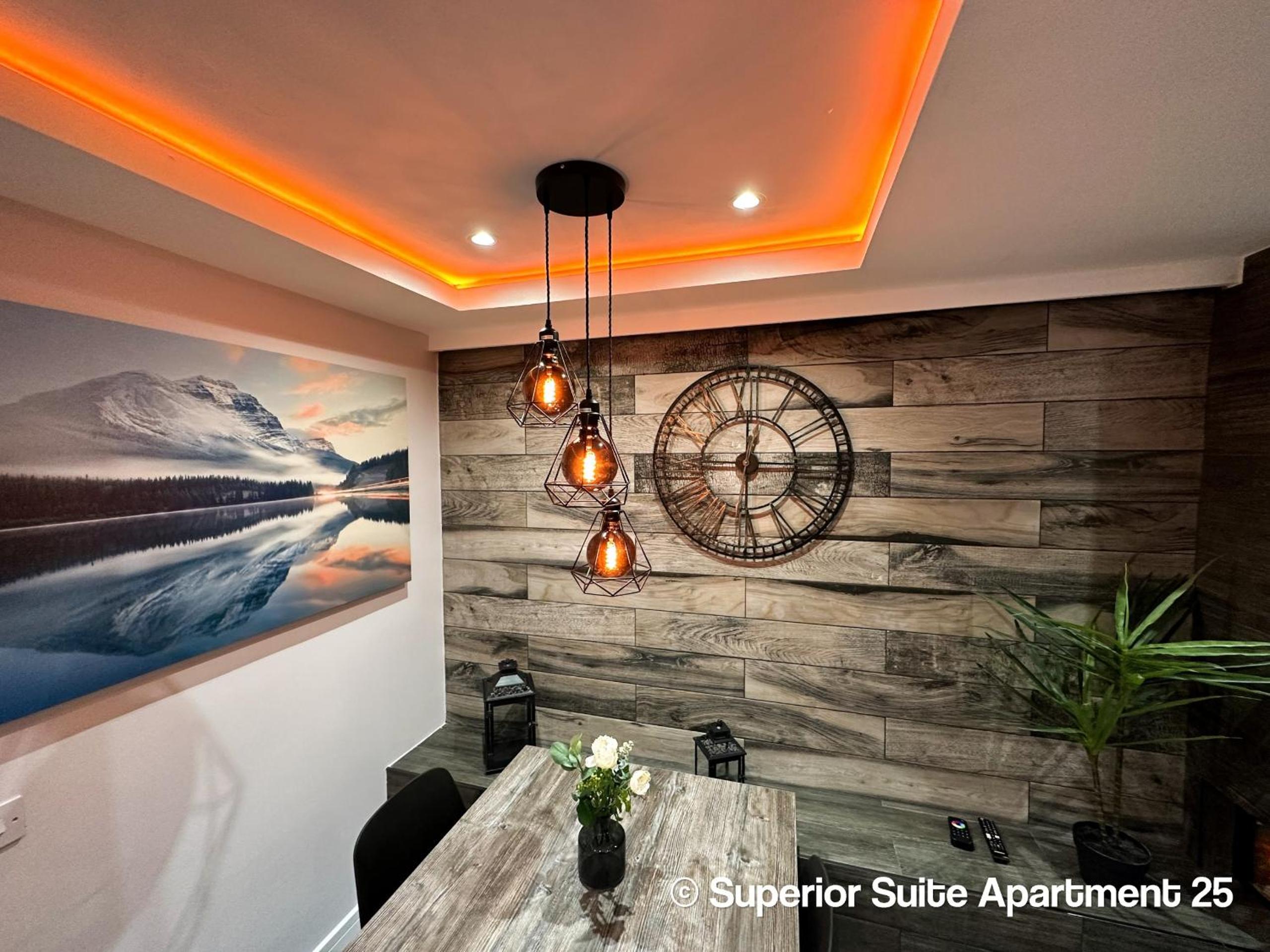 Superior Suite - Photo 11