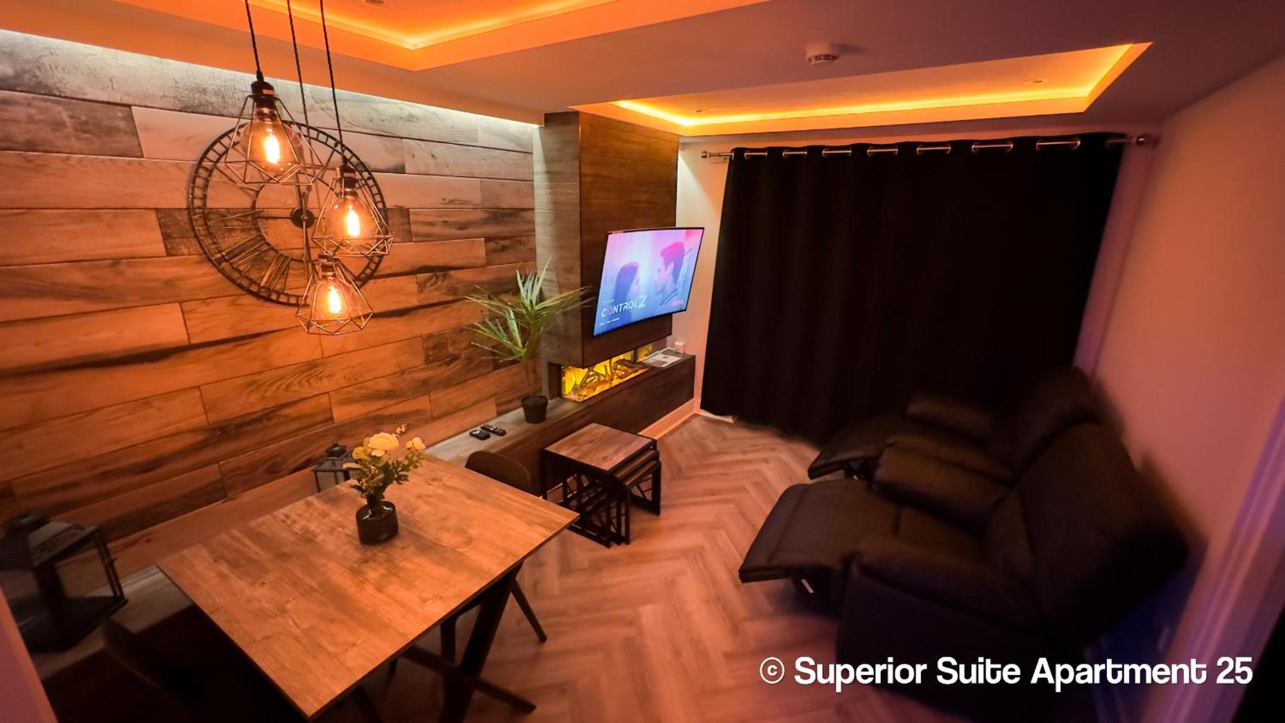 Superior Suite - Photo 15
