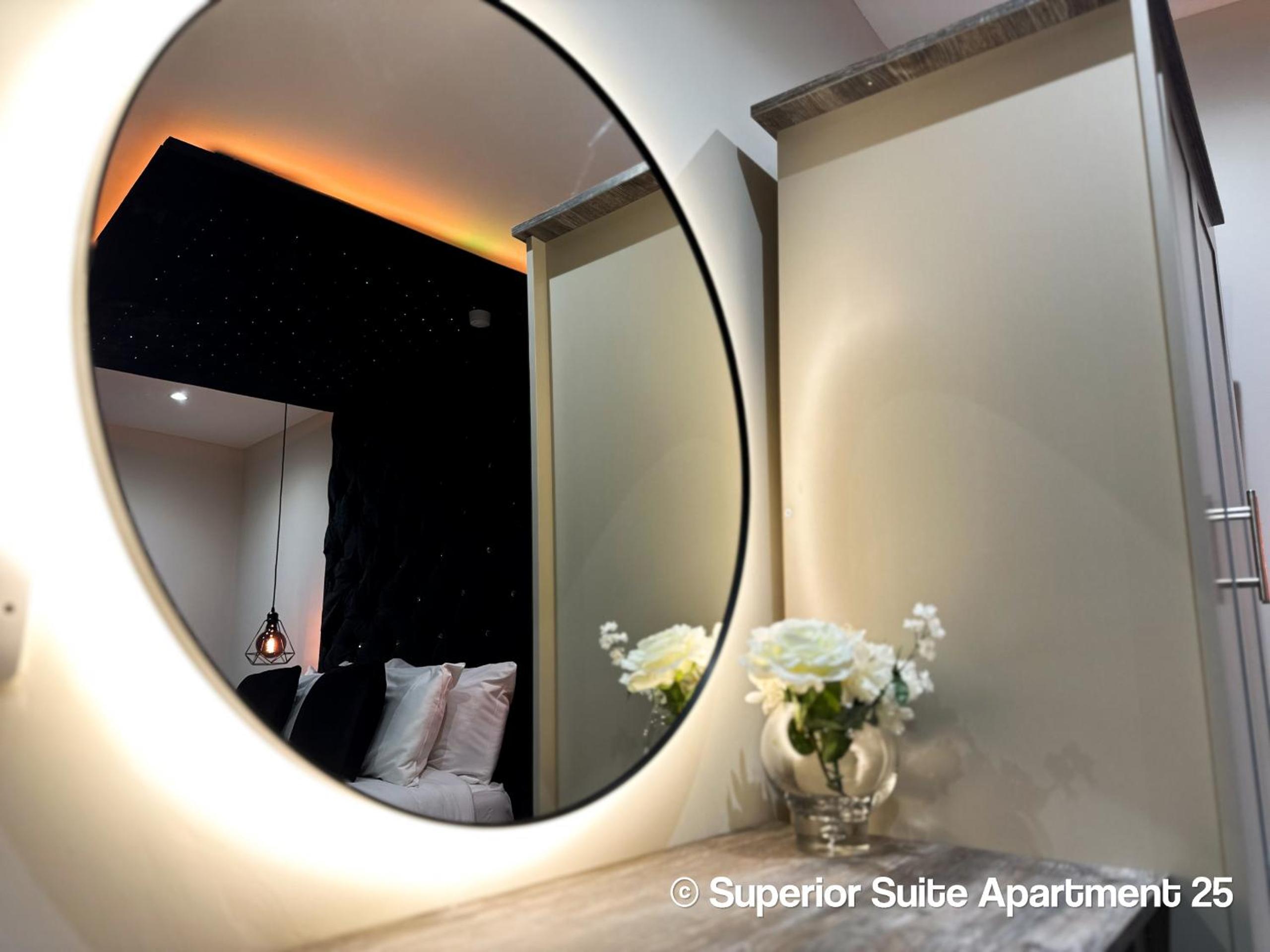 Superior Suite - Photo 27