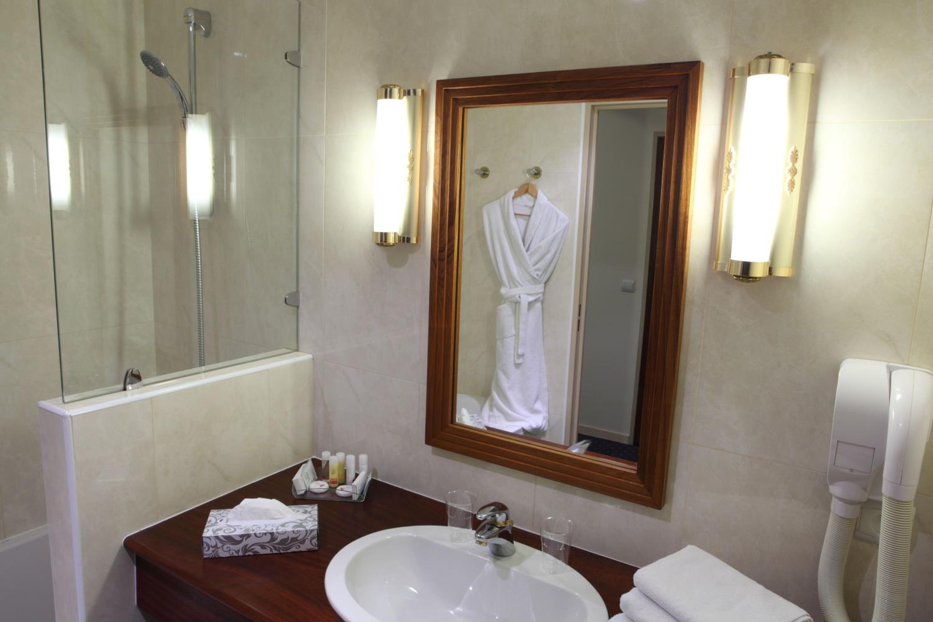 Superior Double Room with Two Single Beds photo 2