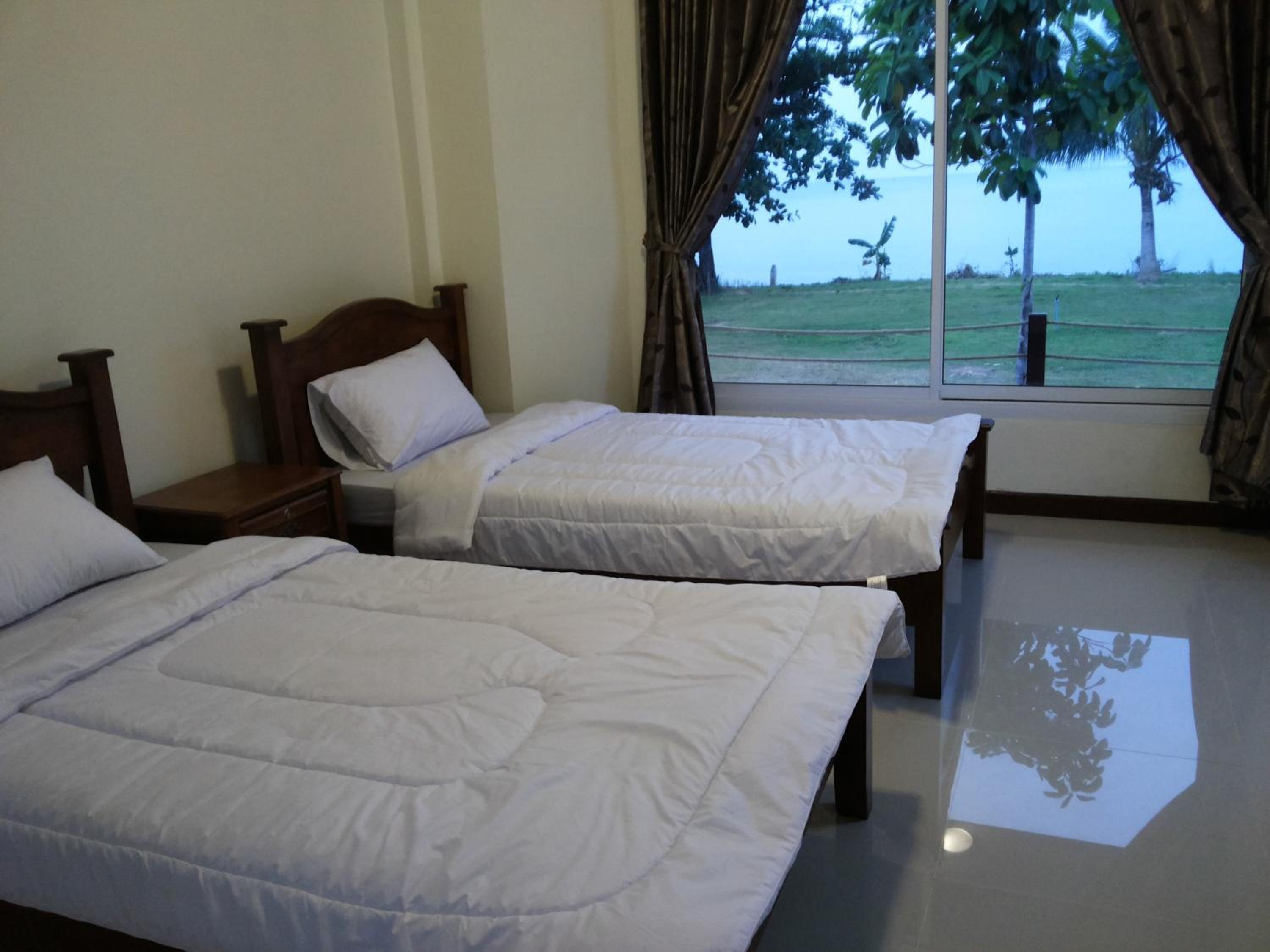 Double or Twin Room with Sea View photo 3