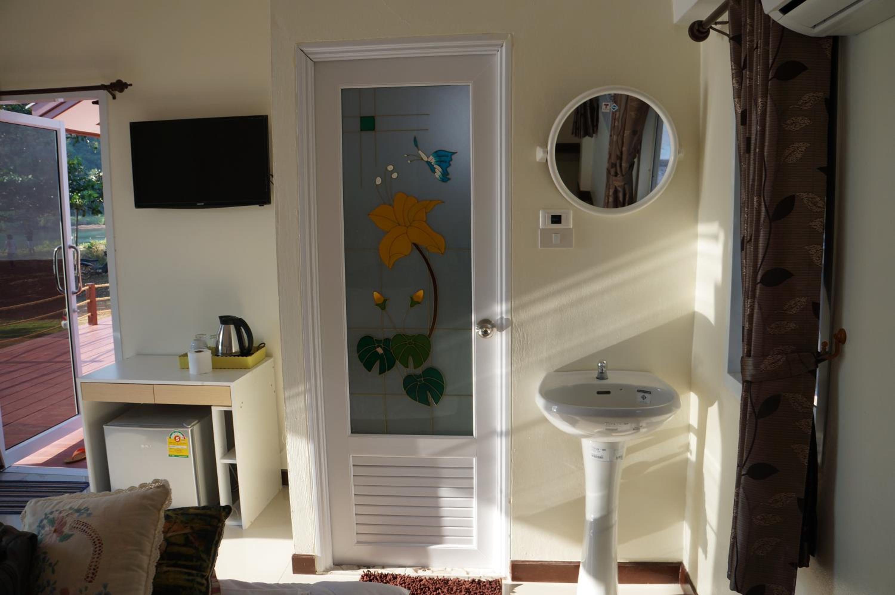 Double or Twin Room with Sea View photo 2