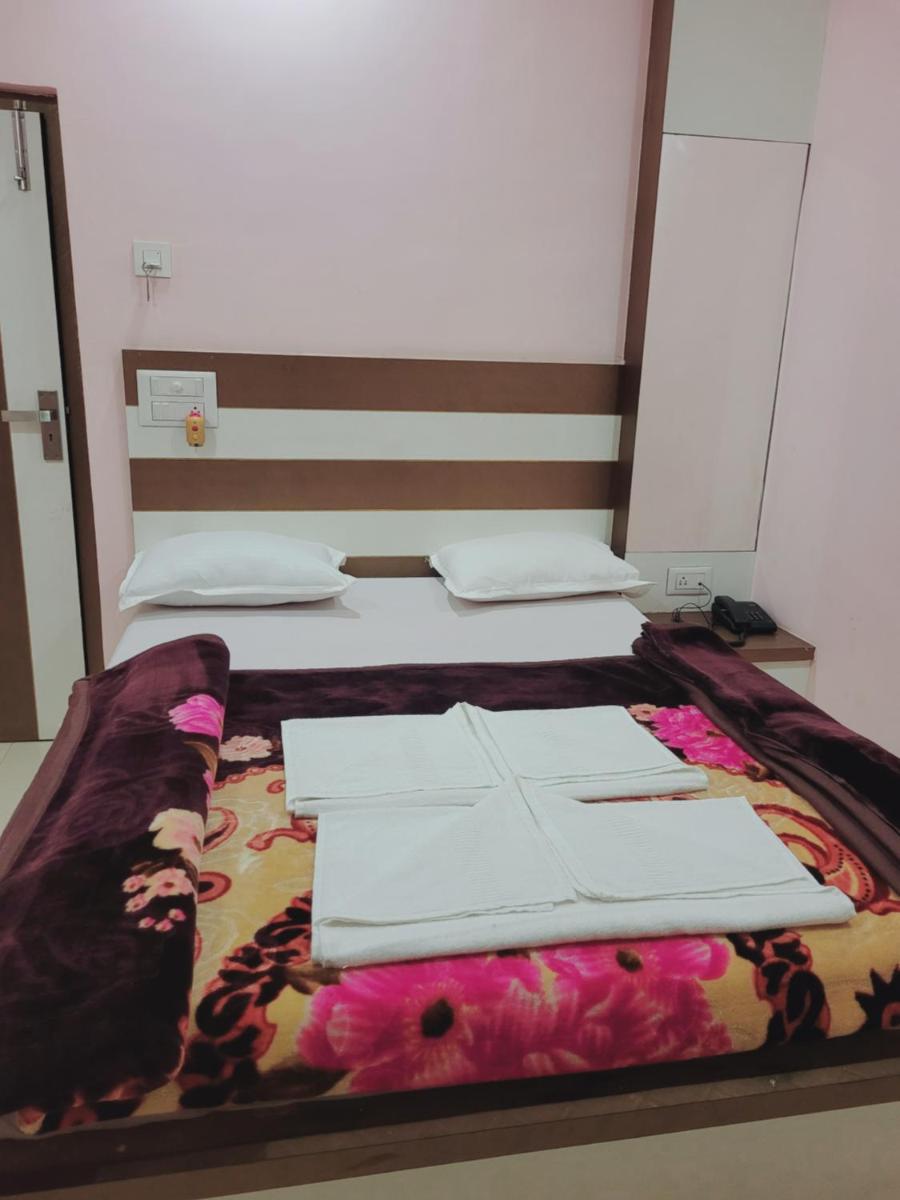 Standard Double Room with Fan photo 3