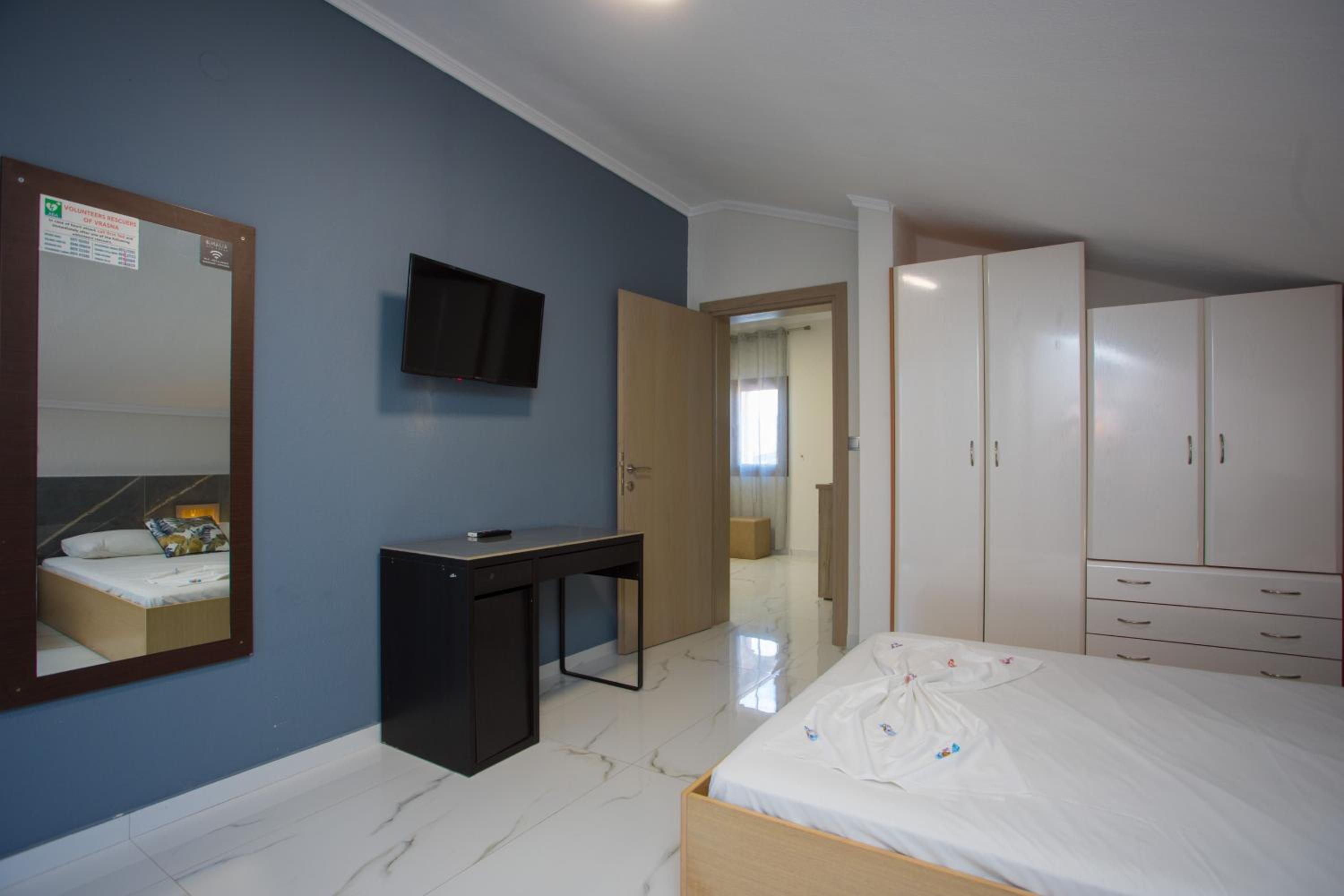 Deluxe Junior Suite - Photo 27