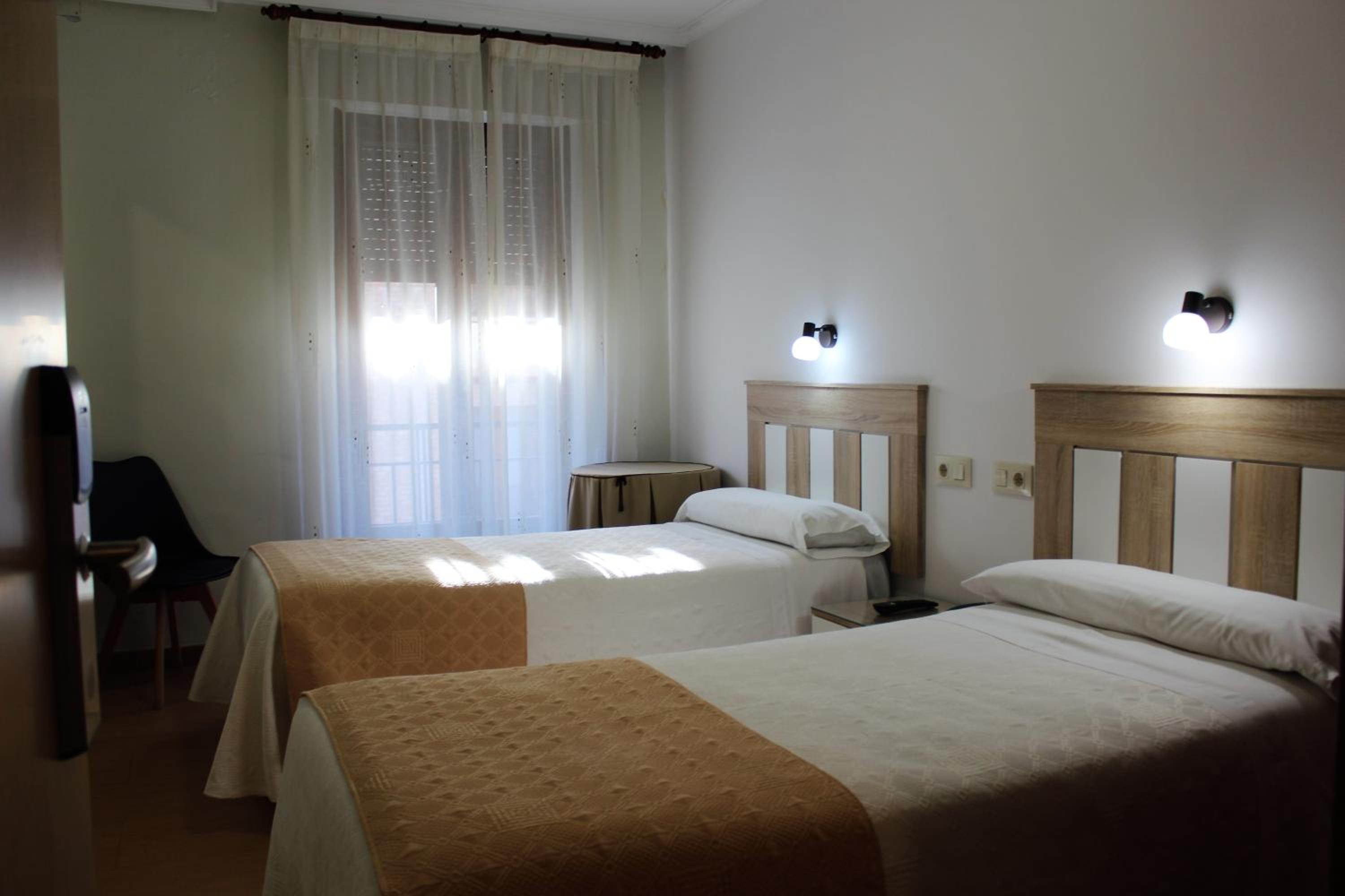Twin Room - Exterior - Photo 1