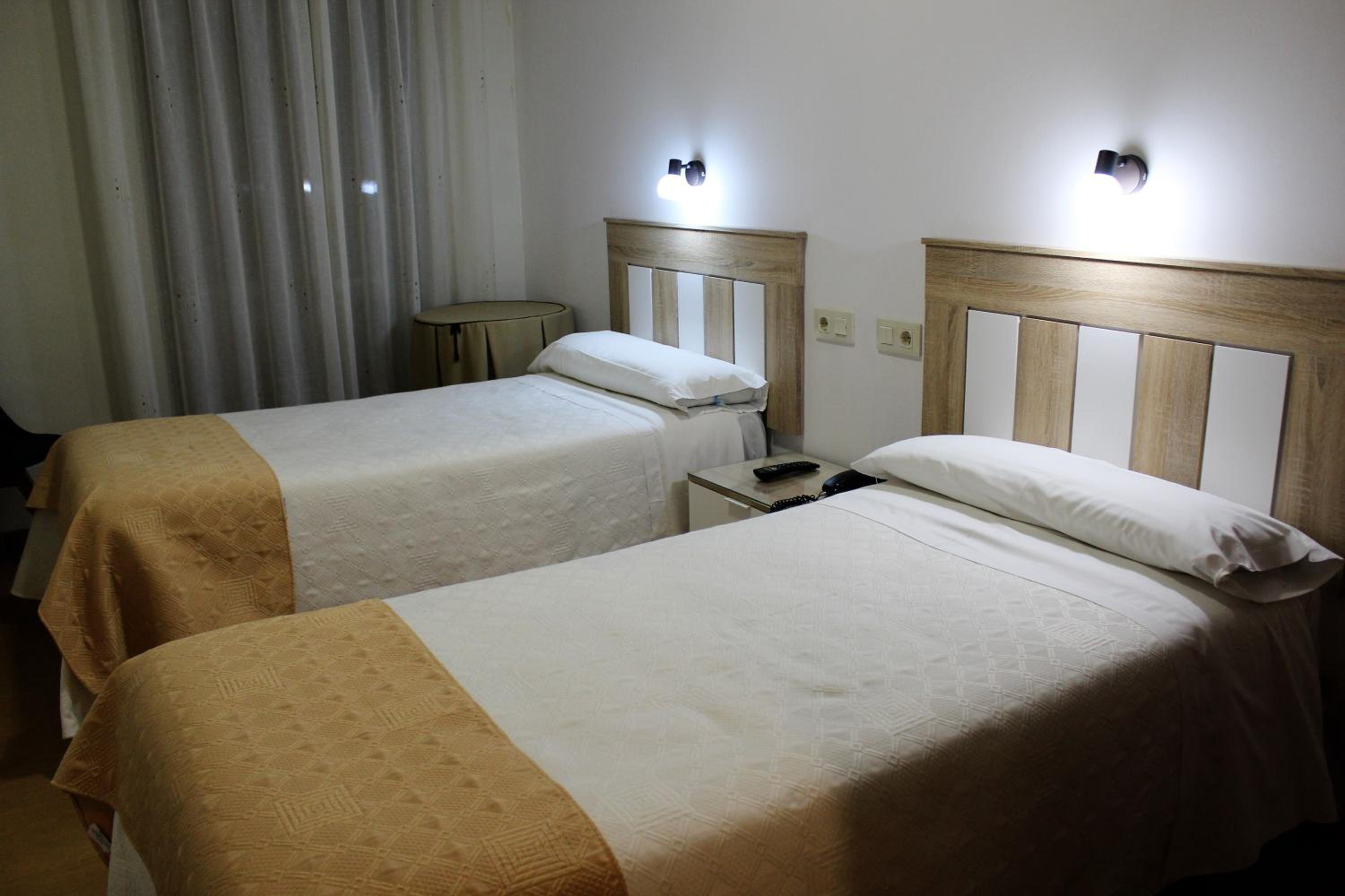 Twin Room - Exterior - Photo 10
