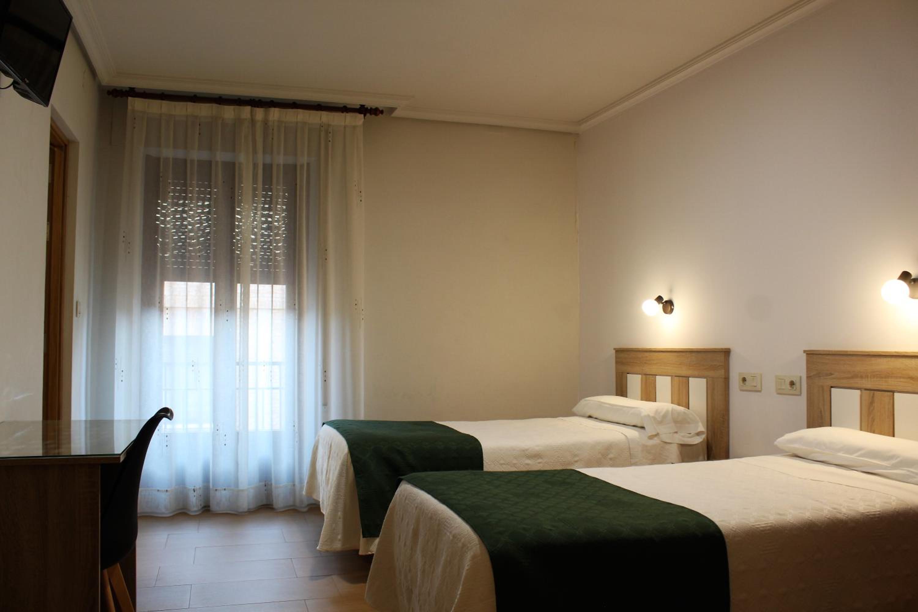 Twin Room - Exterior - Photo 5