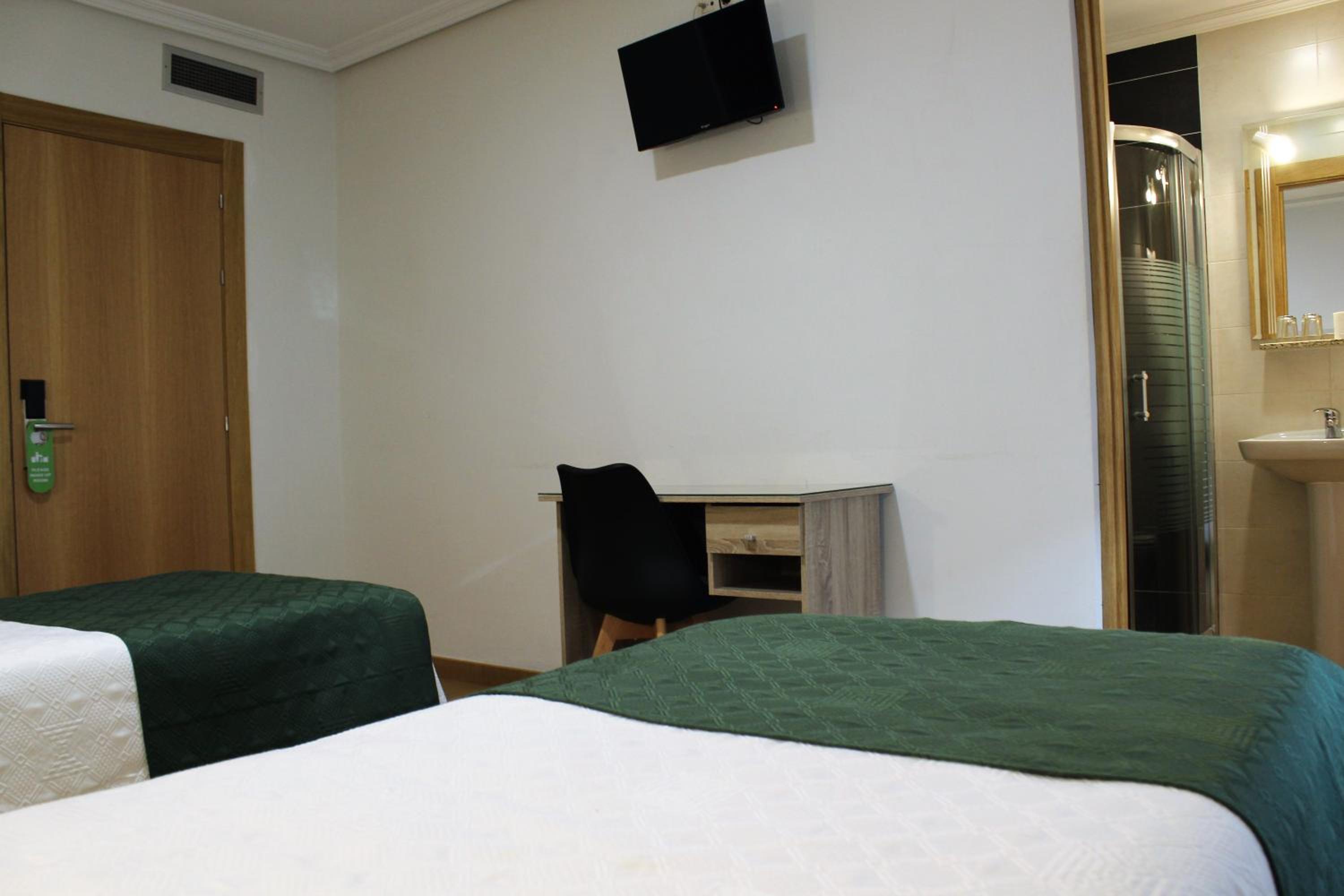 Twin Room - Exterior - Photo 6
