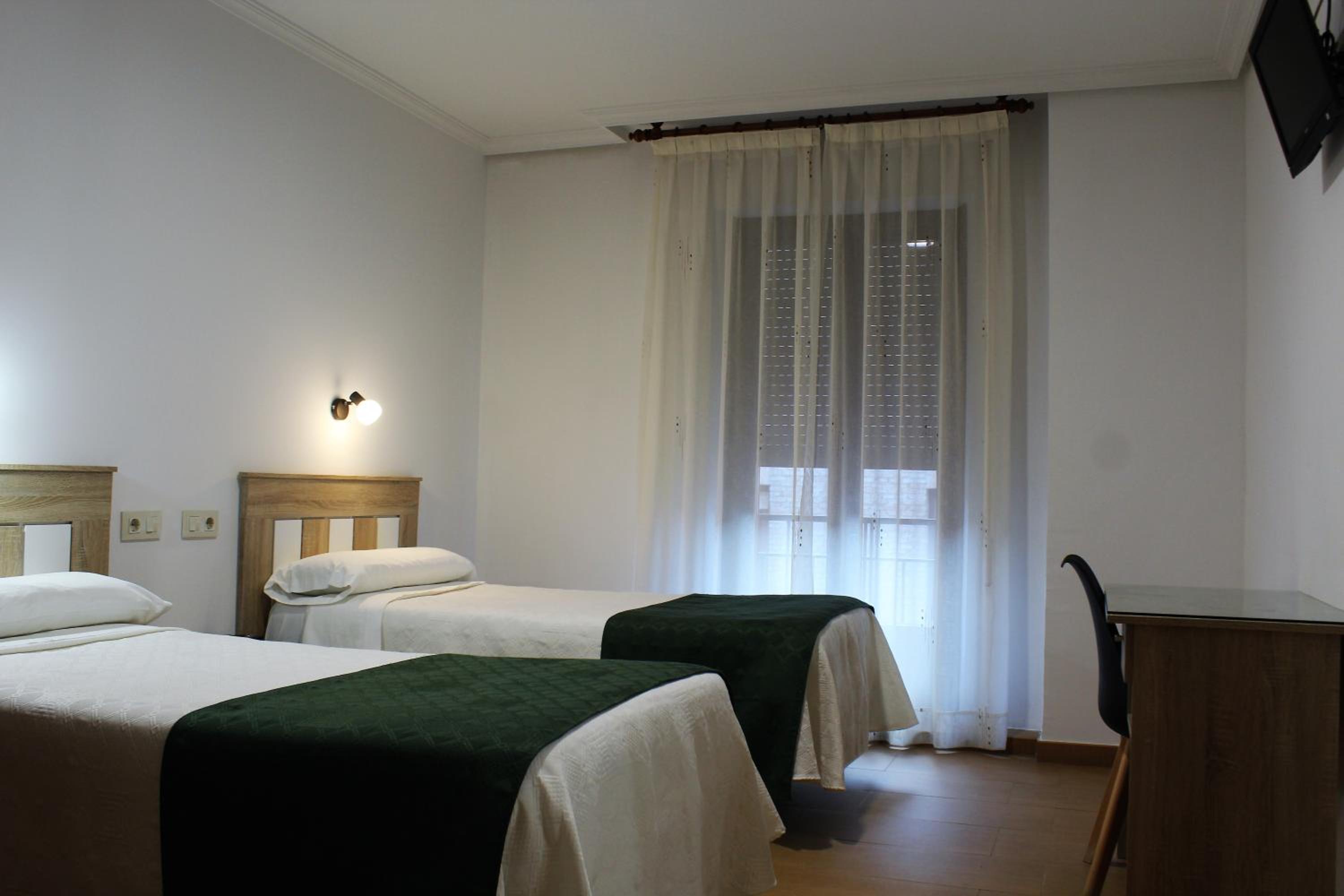 Twin Room - Exterior - Photo 2
