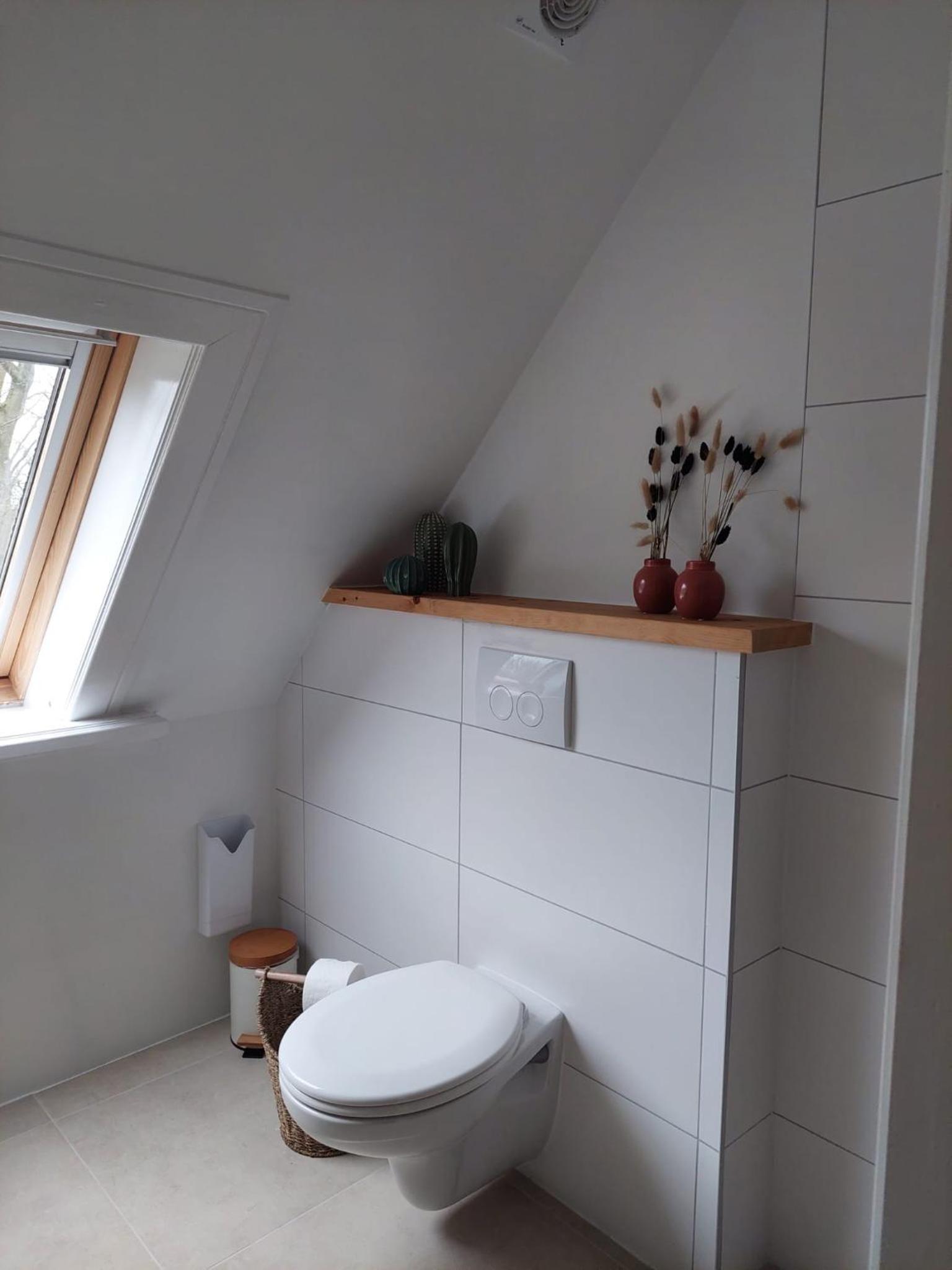 Twin Room with Private Bathroom - Photo 6