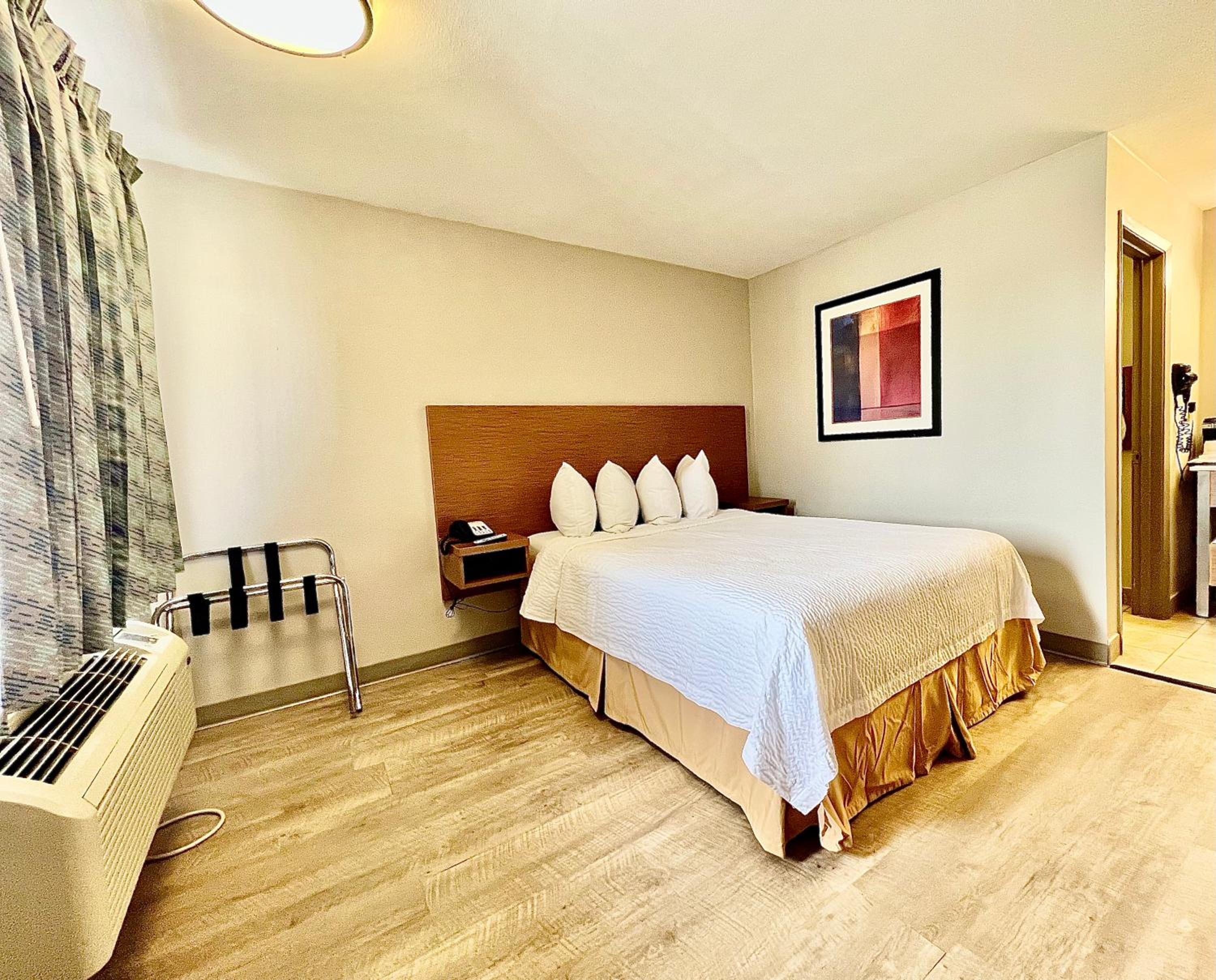 1 Double Bed, Mobility/Hearing Accessible Room, Tub w/ Grab Bars, Non-Smoking