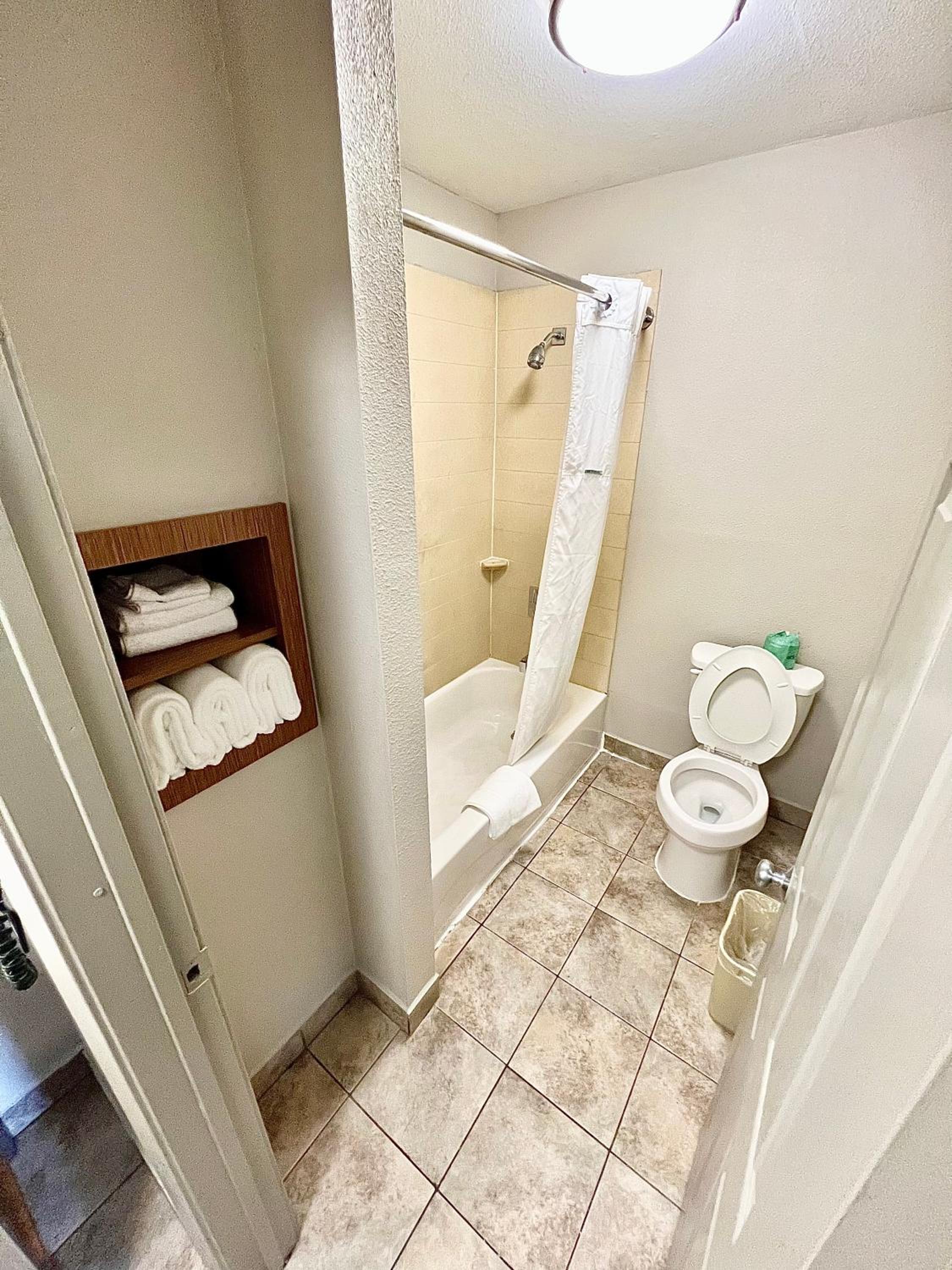 Room with Two Full Size Beds - Non-Smoking