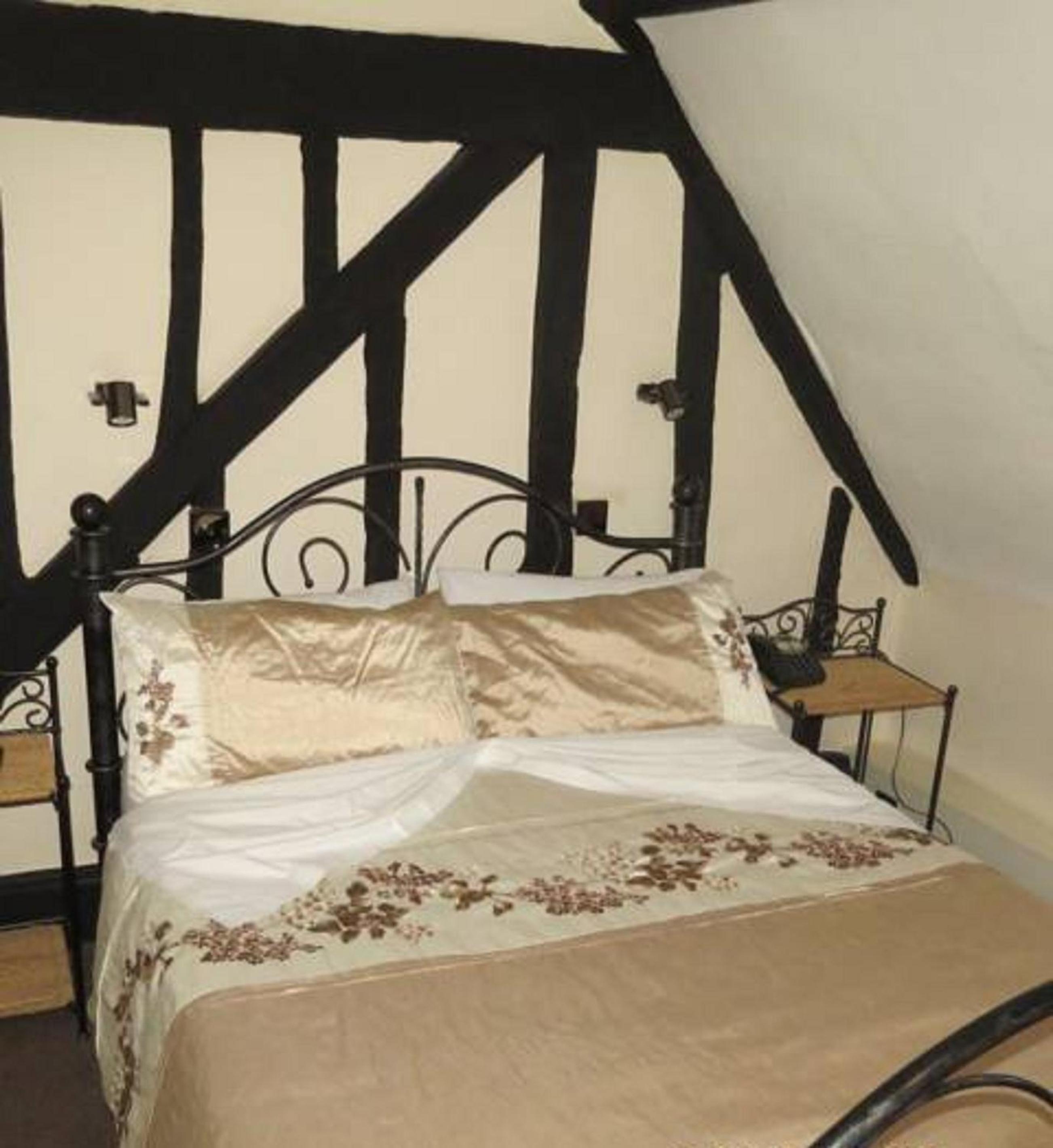 Double Room 7 photo 3
