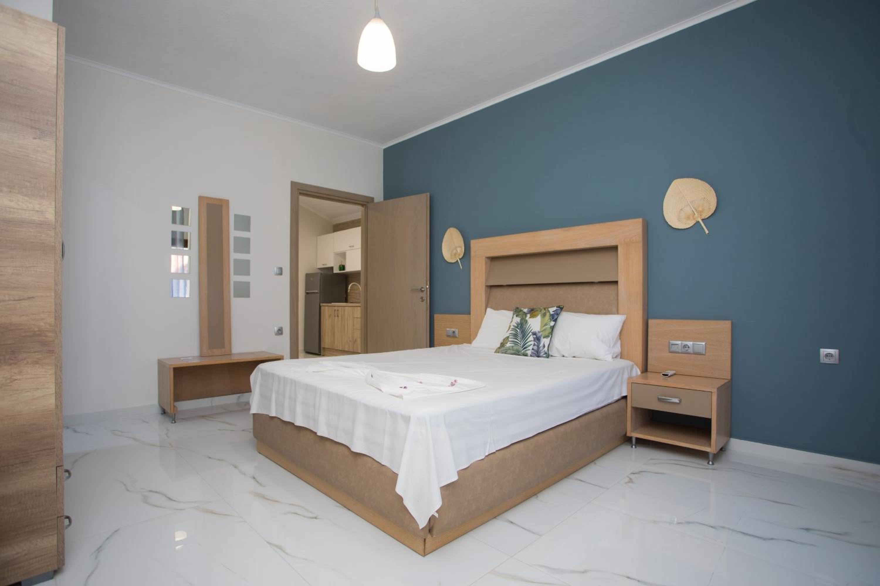 Deluxe Junior Suite - Photo 1