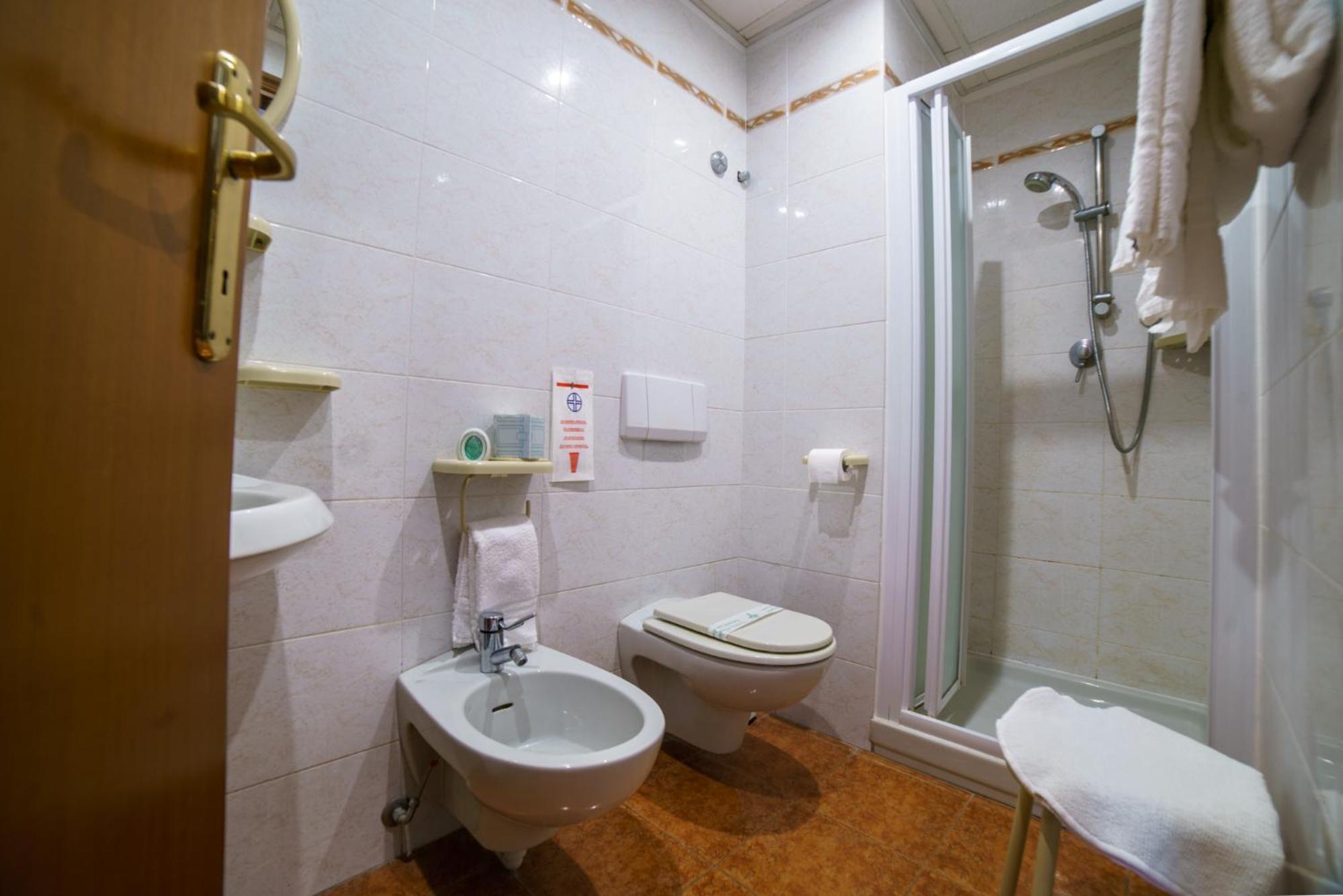 Deluxe Double or Twin Room with River View photo 3