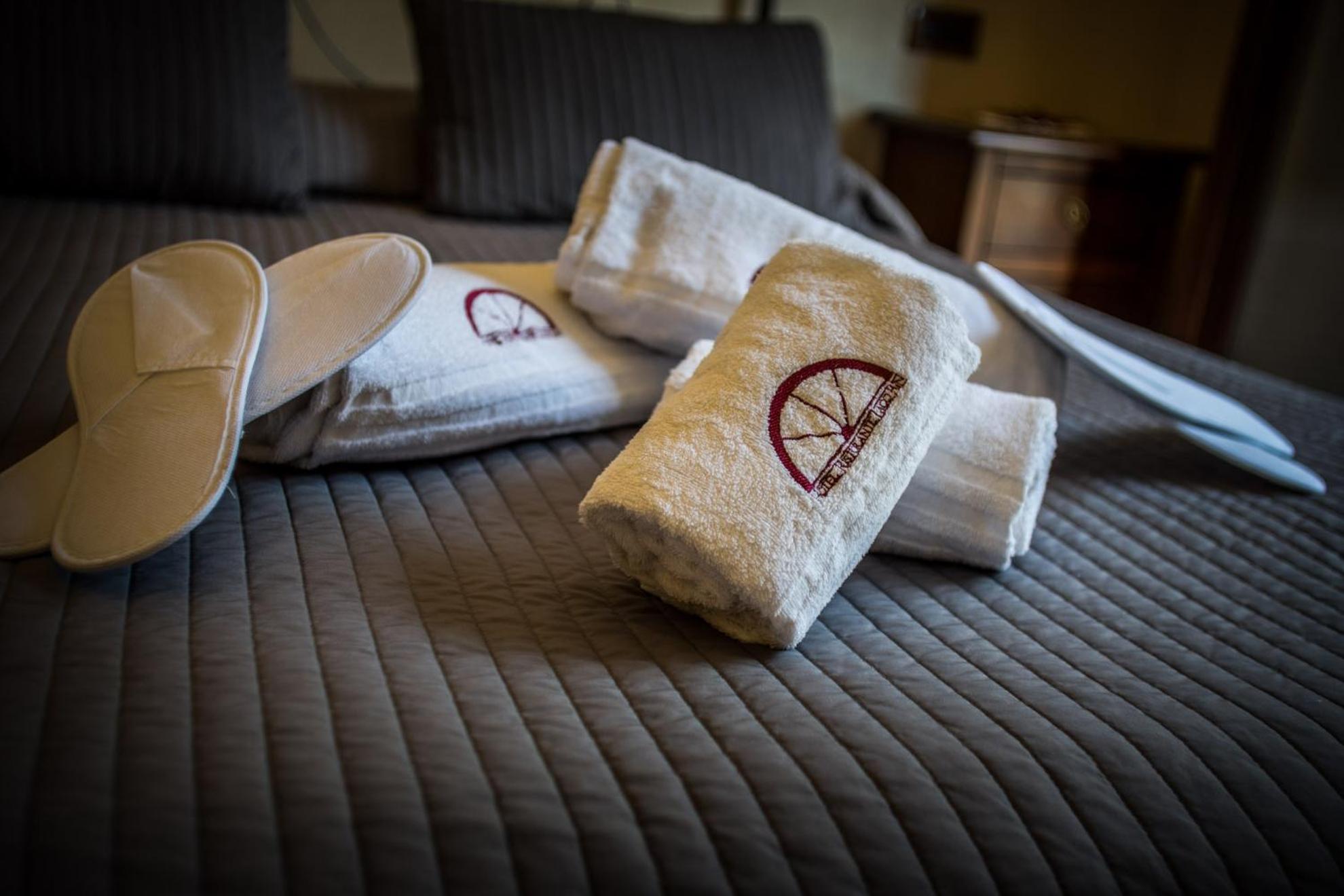 Standard Double or Twin Room photo 1