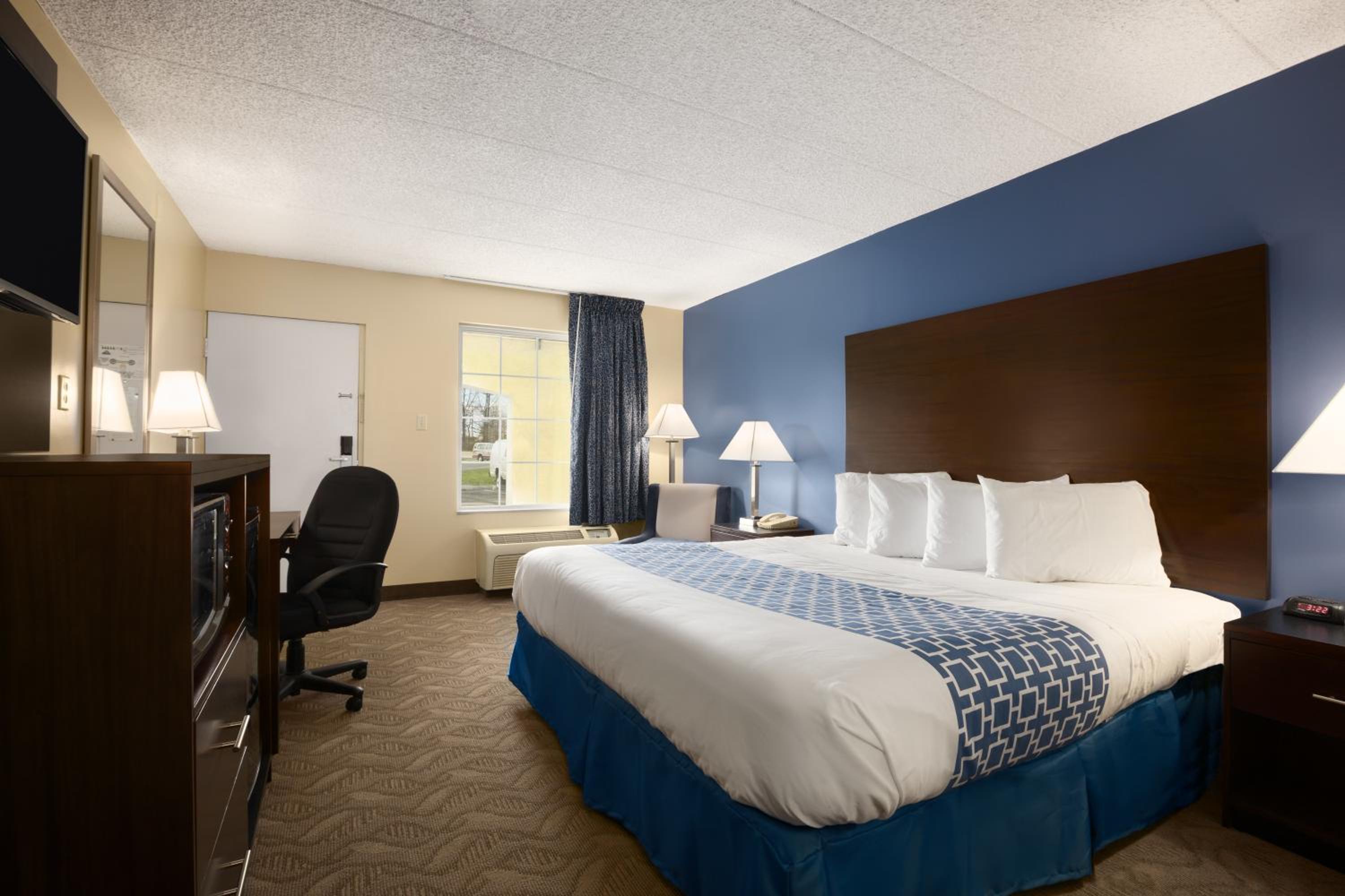 King Room- Non-Smoking - Photo 1