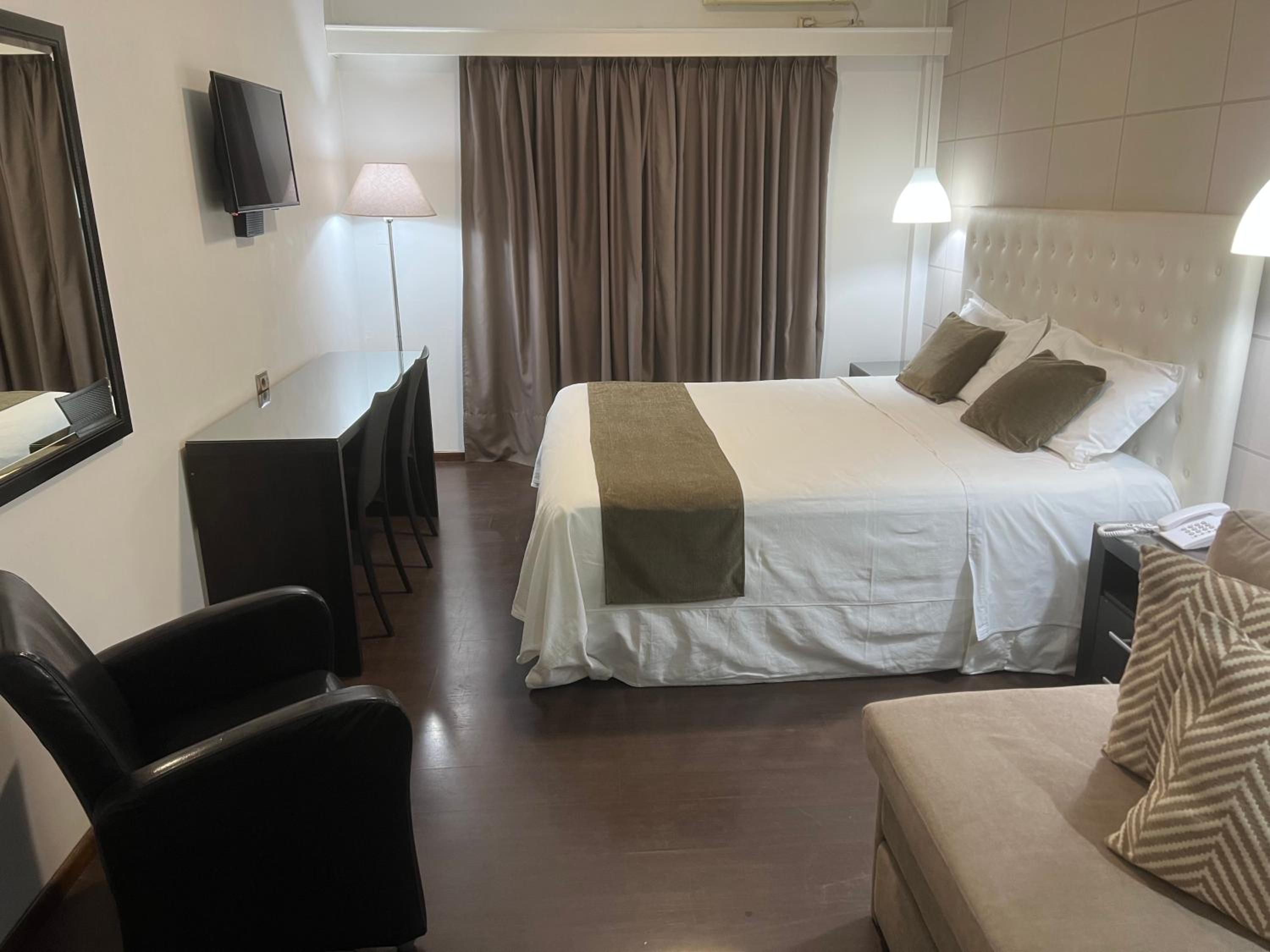 Superior Triple Room photo 3