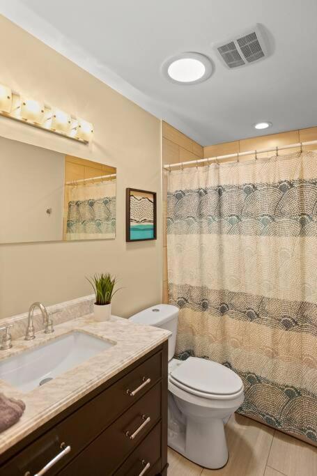 Three-Bedroom House photo 3