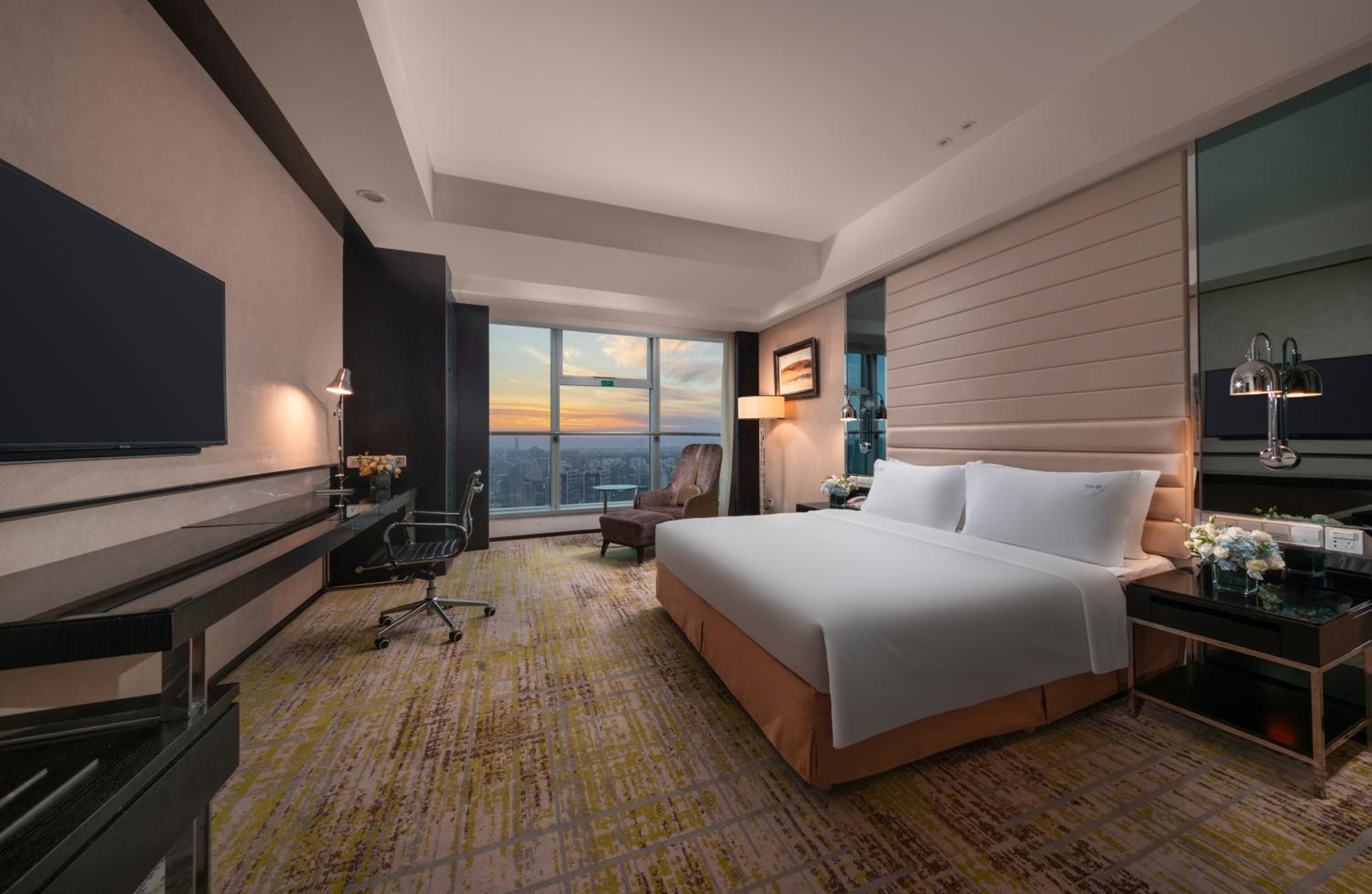 Standard King Room with Soho View