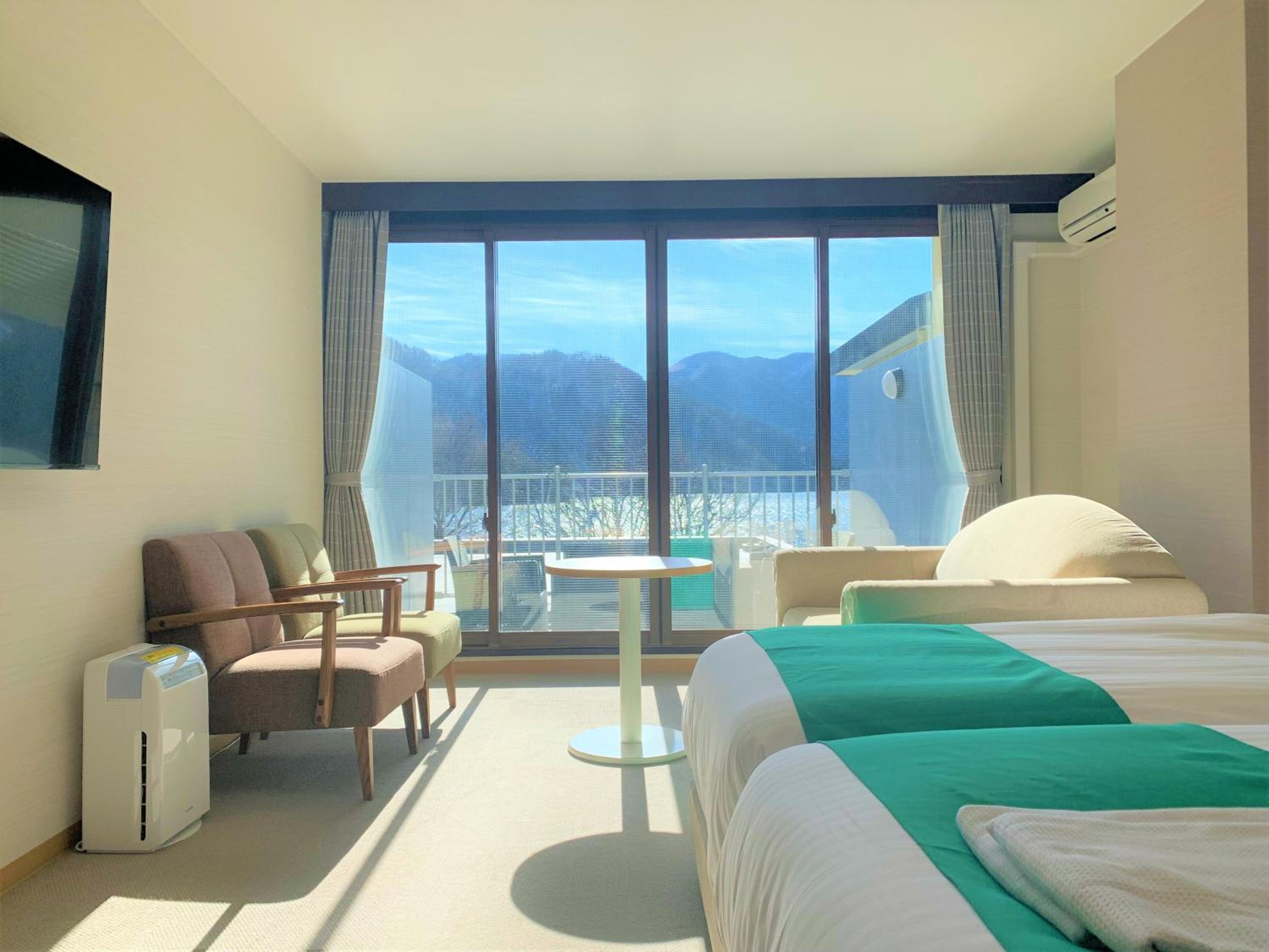 Deluxe Twin Room with Lake View