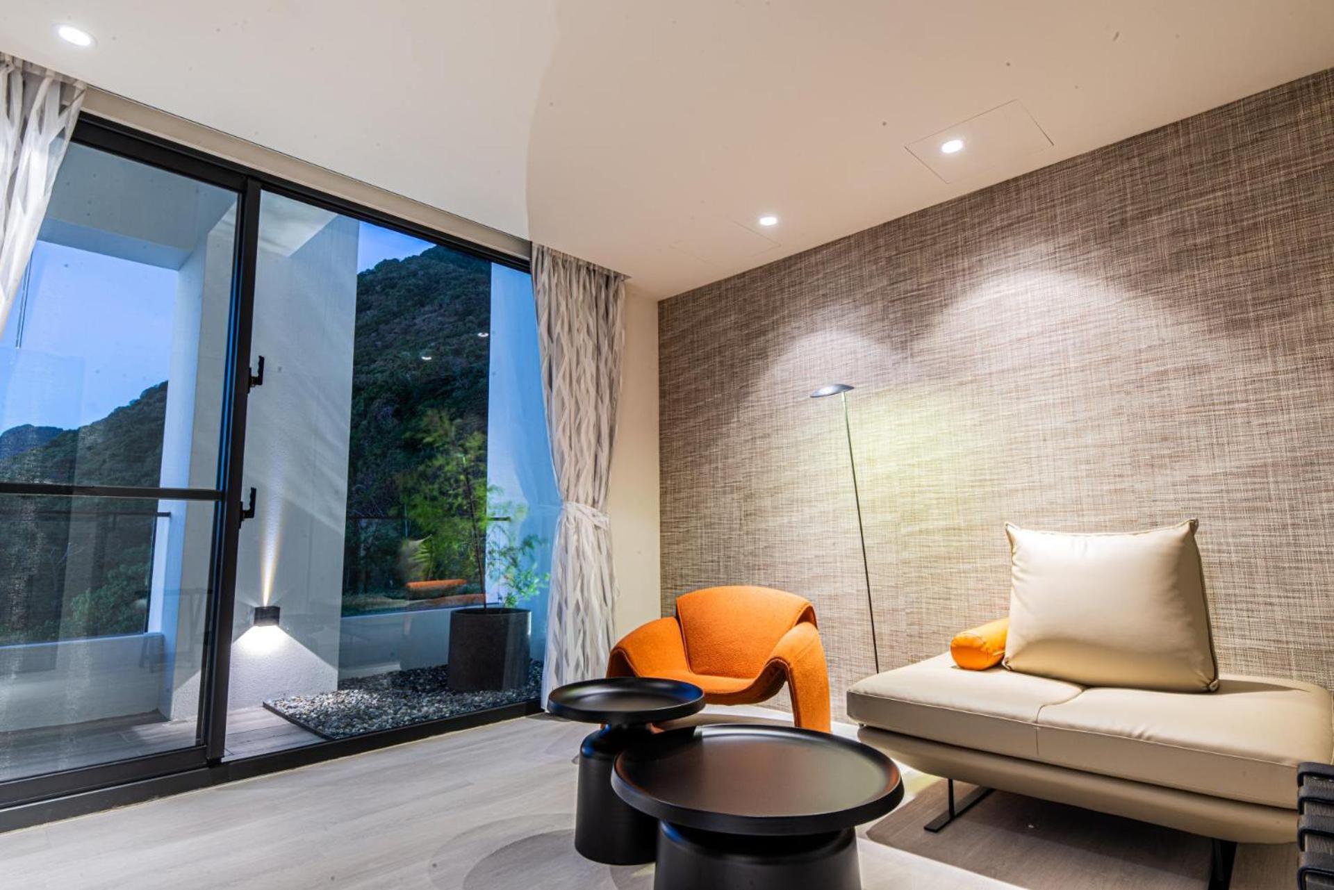 Quadruple Room with Sea View - Photo 7