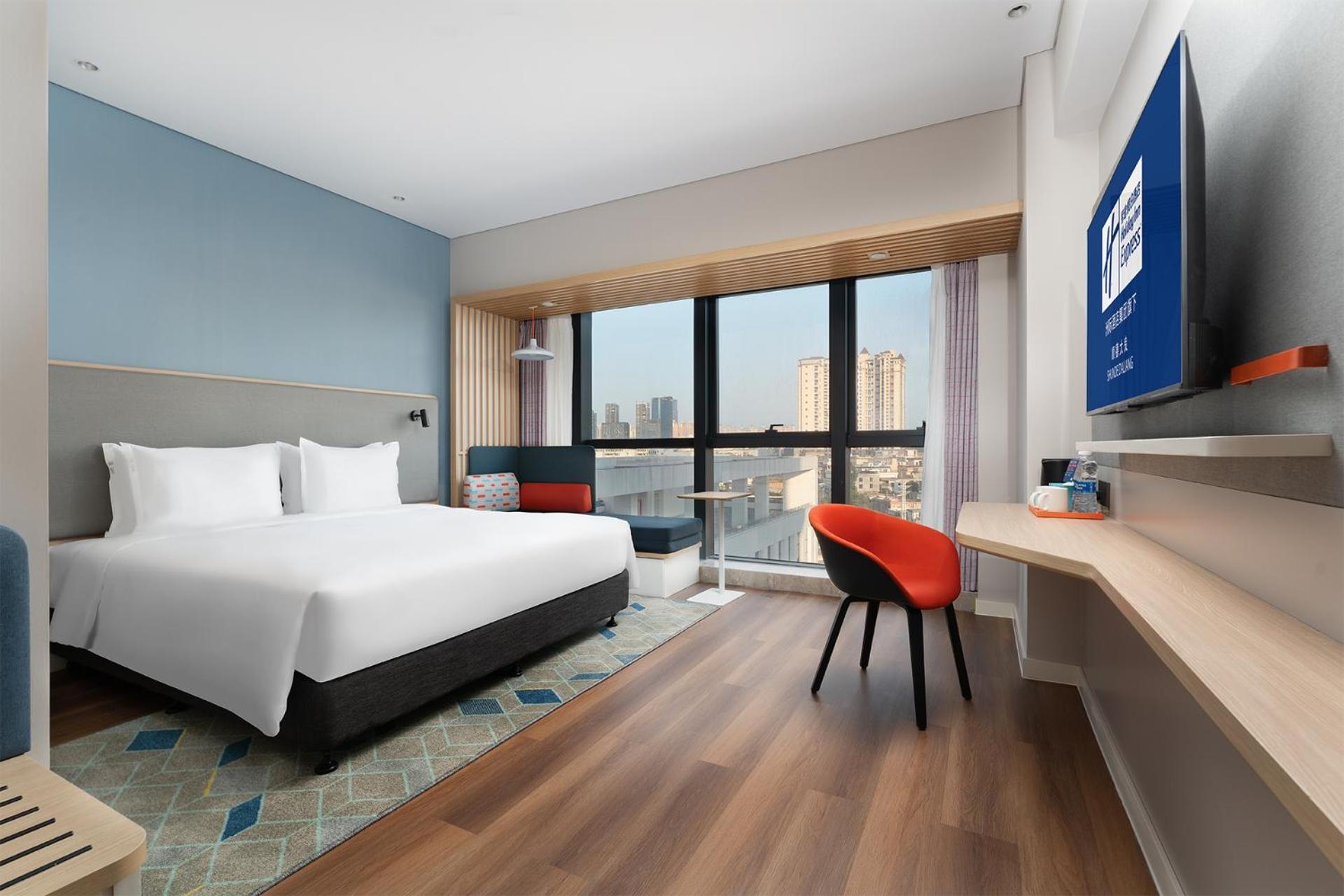 Standard King Room - Disability Access - Photo 1