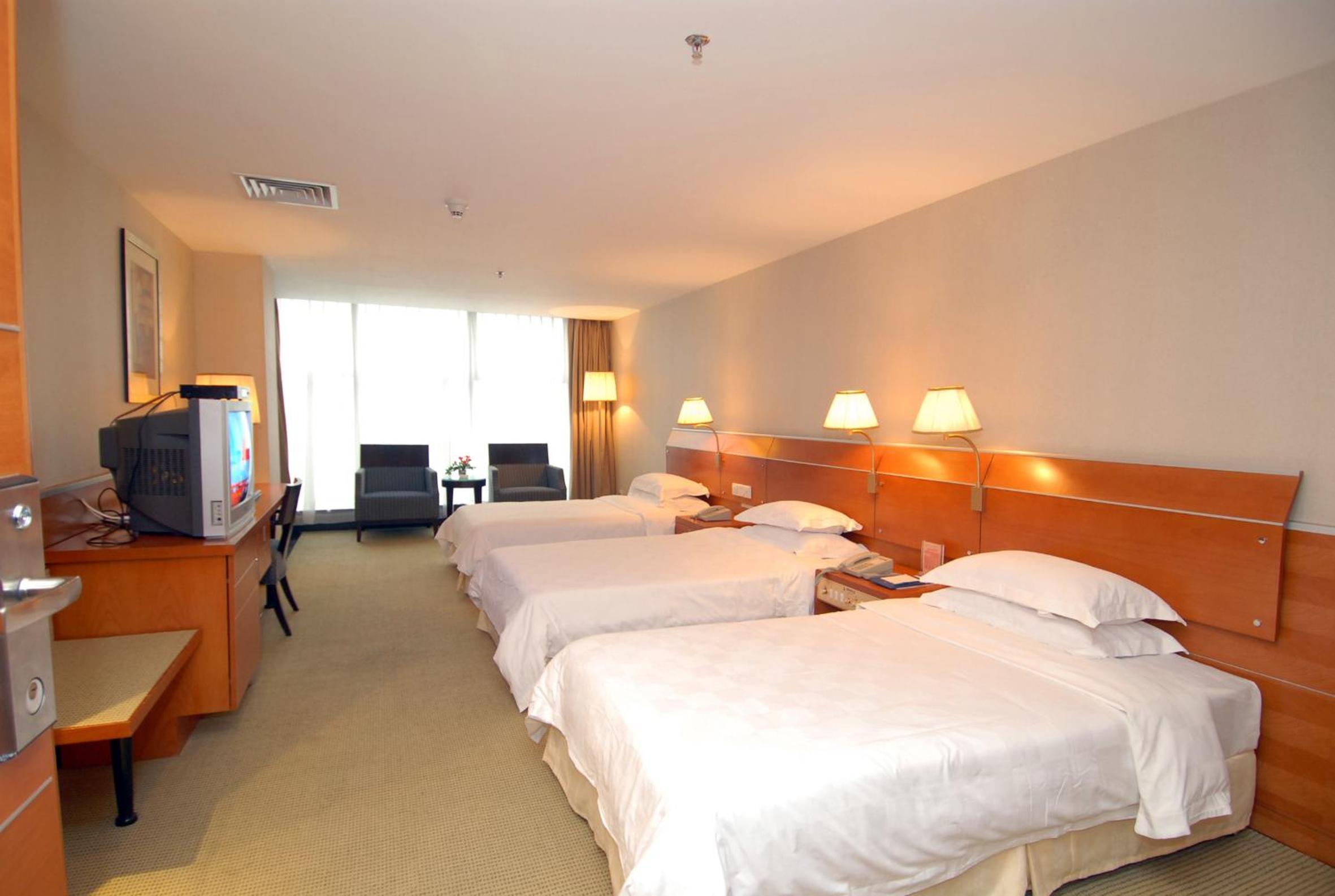 Deluxe Triple Room photo 2