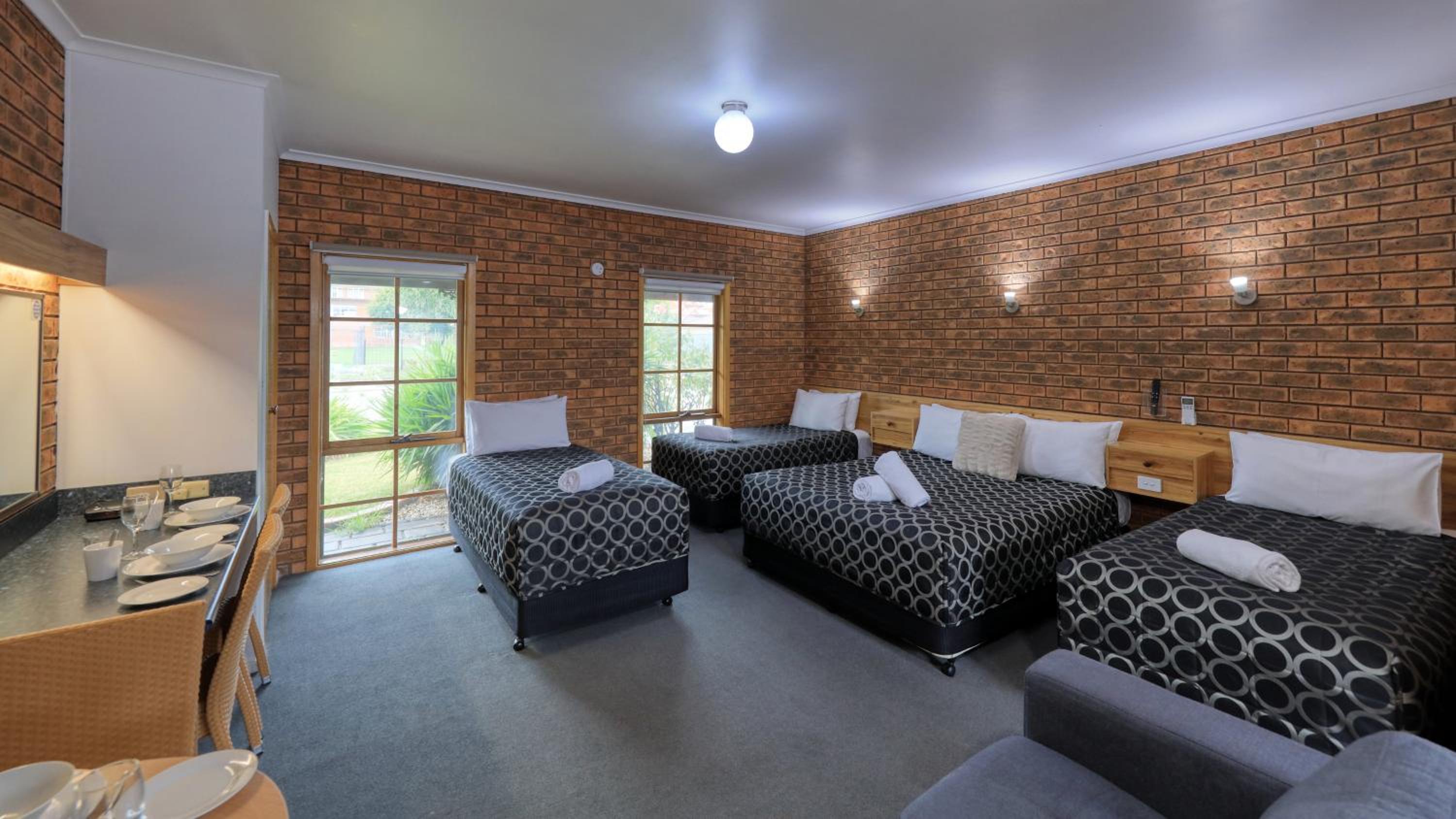 Superior Family Room photo 2