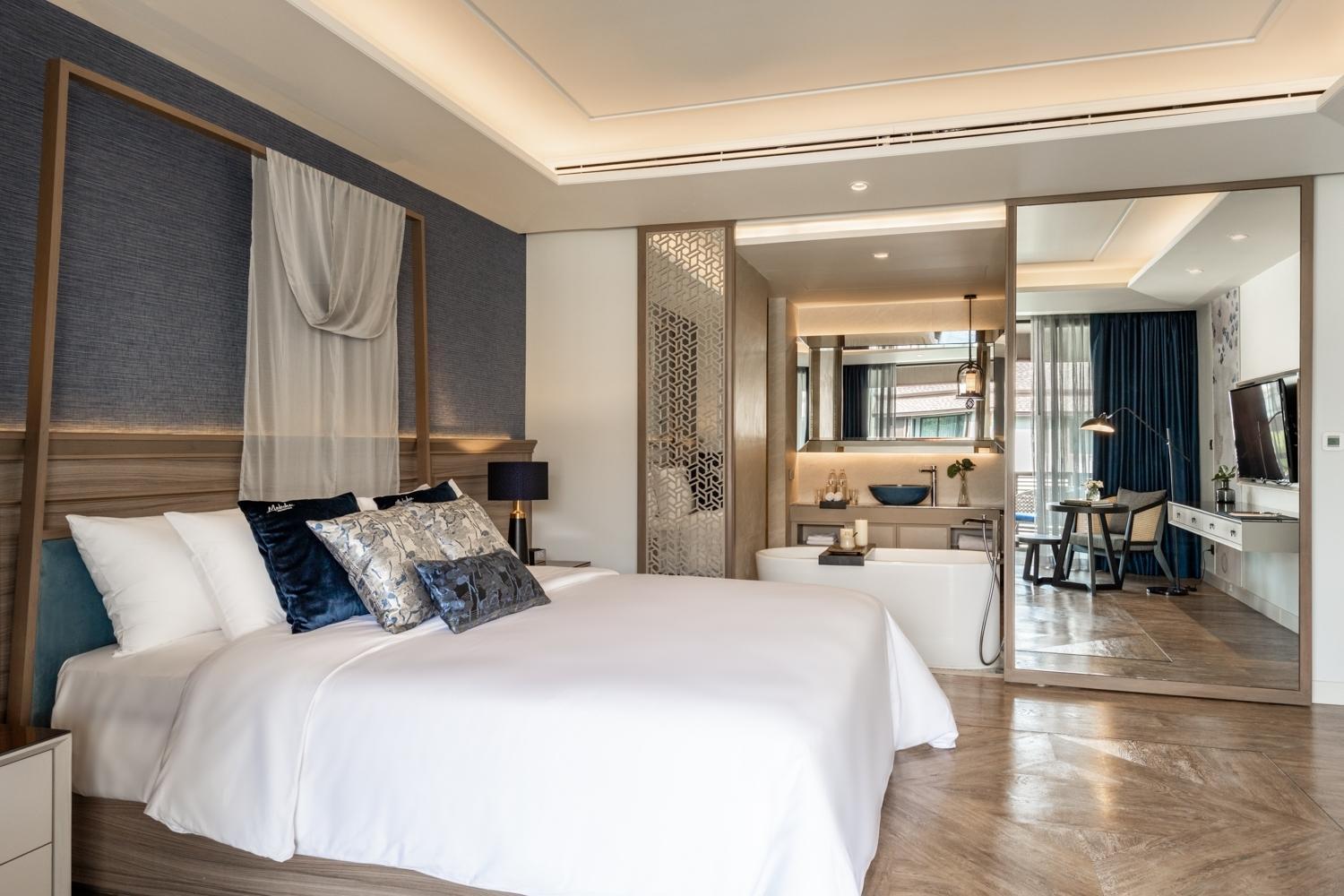 King Room with Balcony photo 2