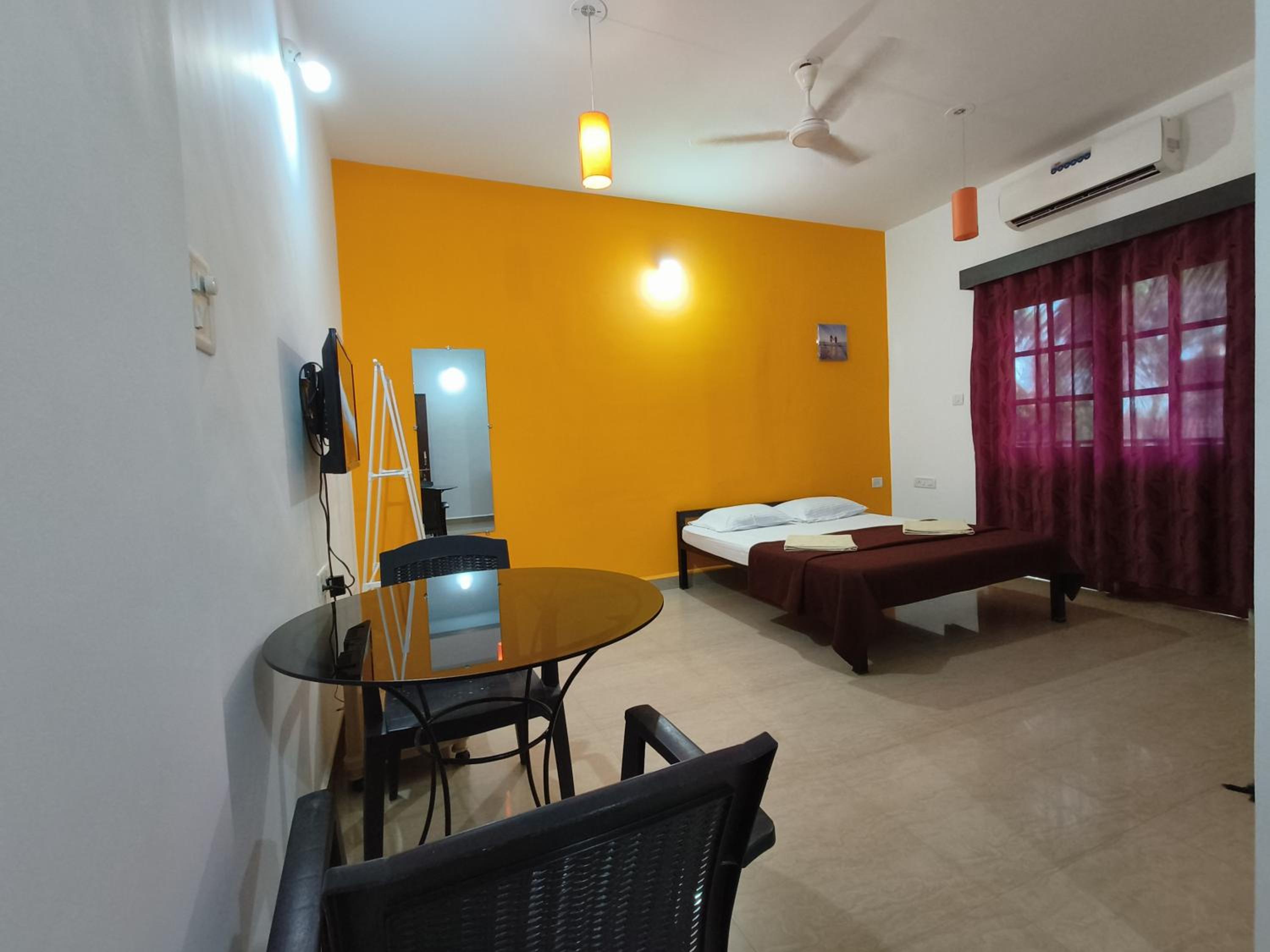 Deluxe Double Room with Balcony - Photo 41
