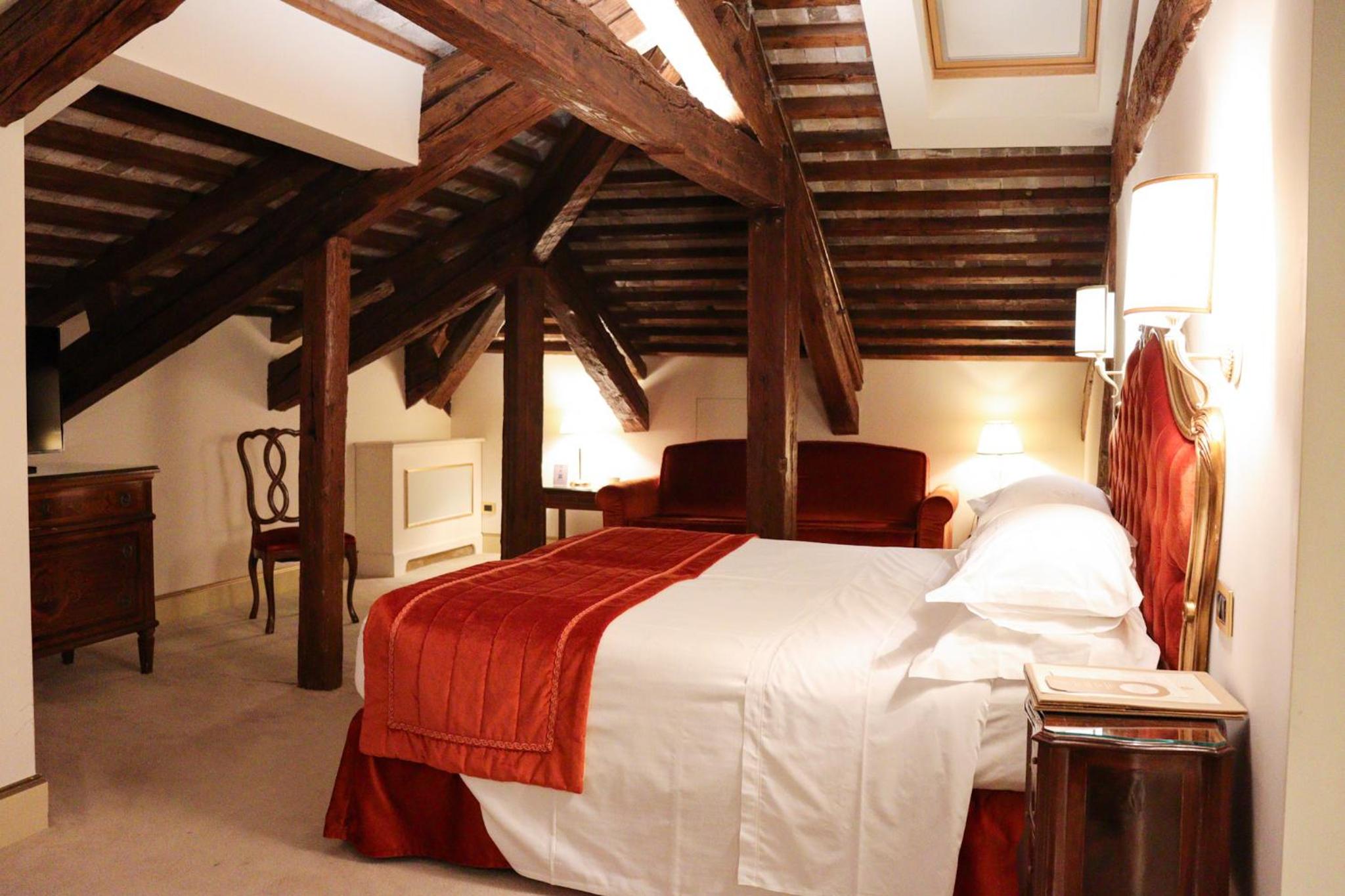 Junior Suite - Photo 8