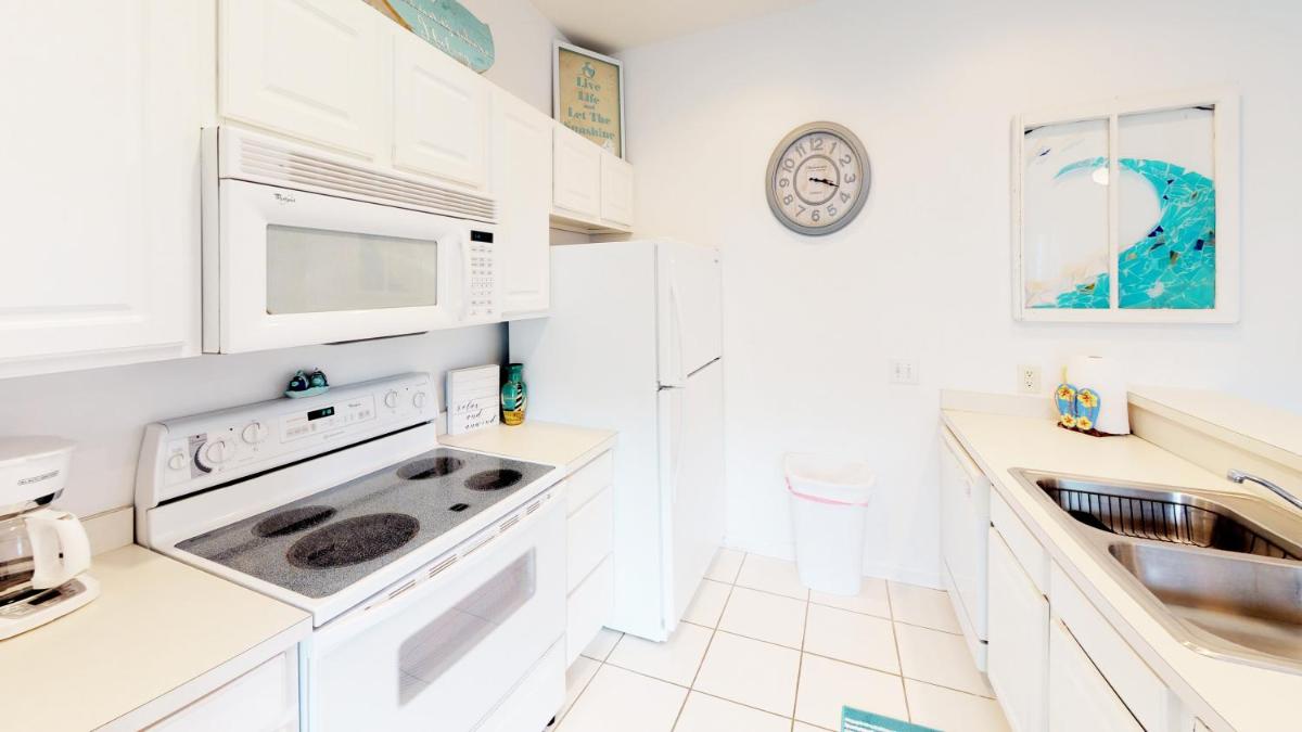 Apartment with Shower photo 2