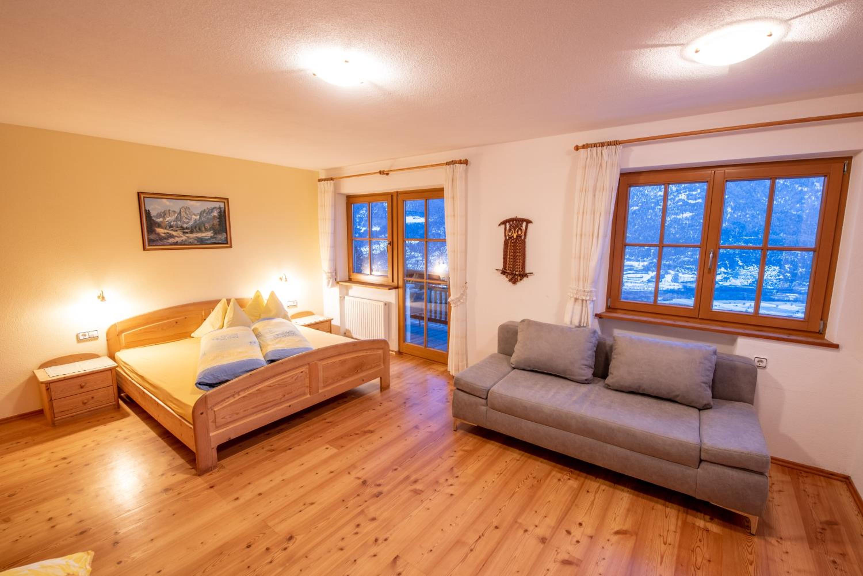 Two-Bedroom Apartment with Valley View photo 2