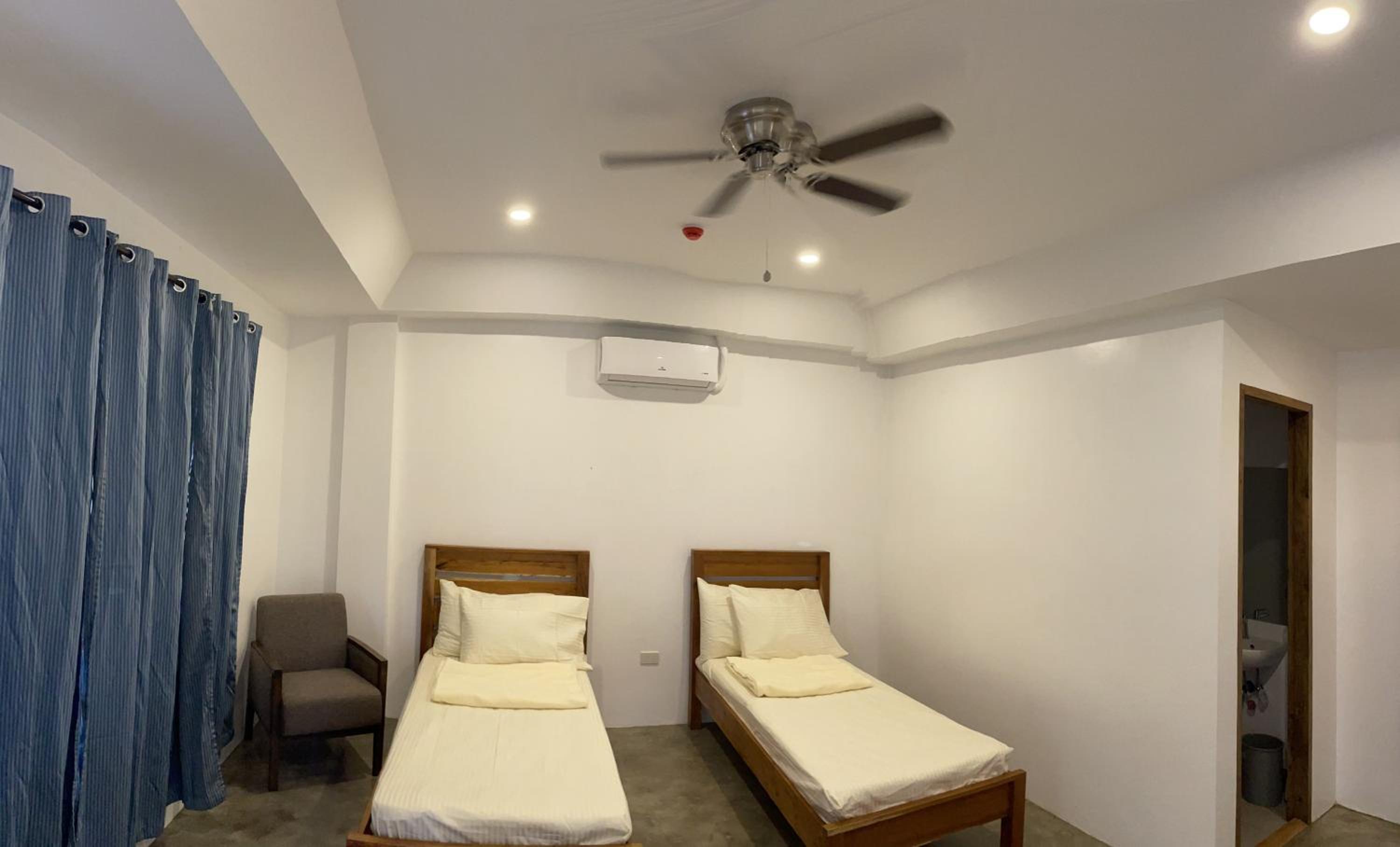 Twin Room - Photo 1