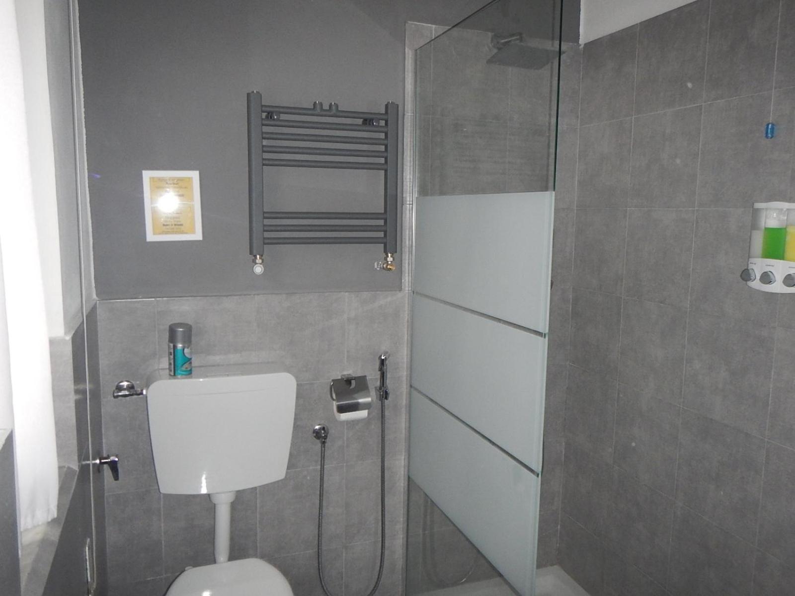 Triple Room with Private Bathroom photo 2