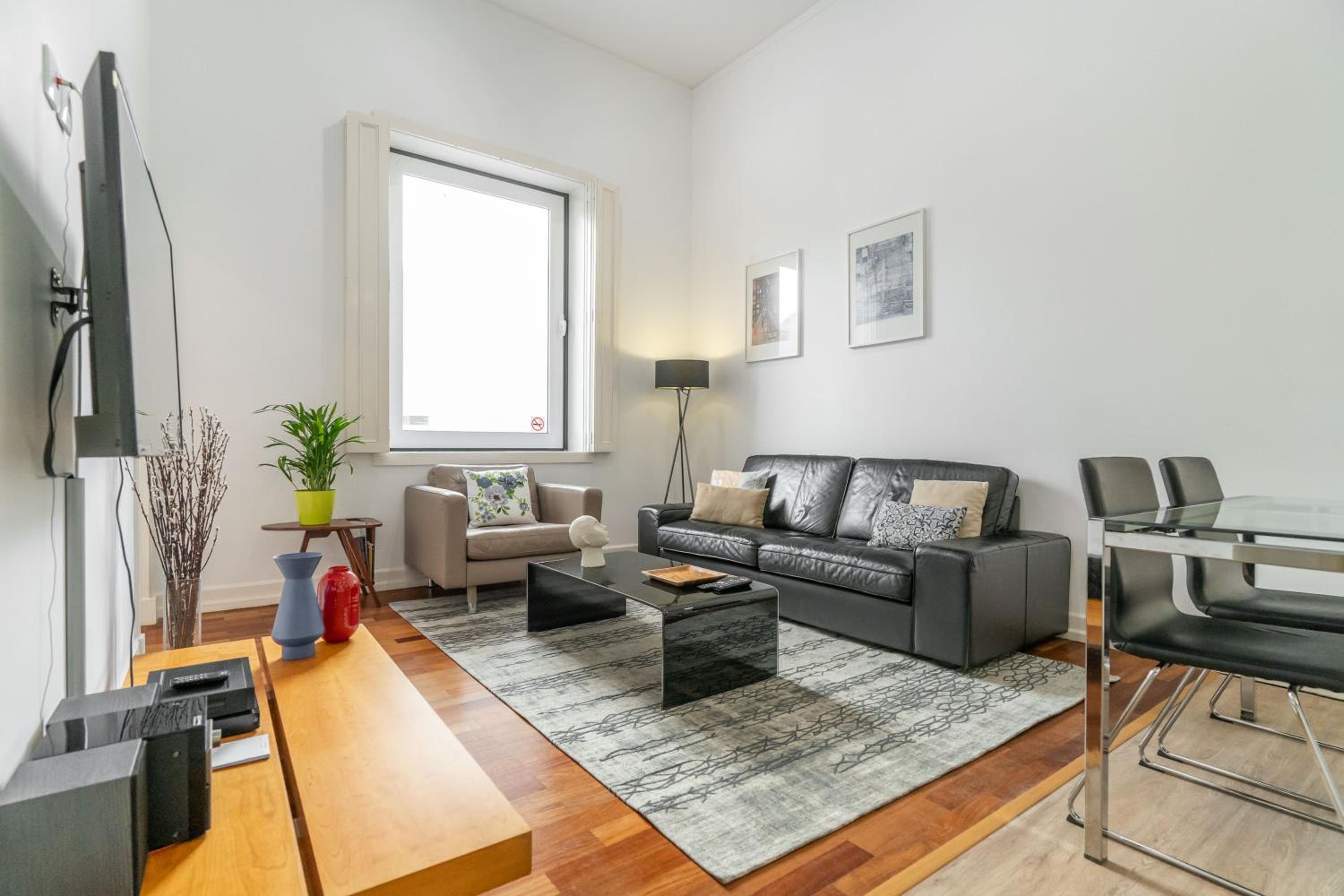 Two-Bedroom Deluxe Apartment