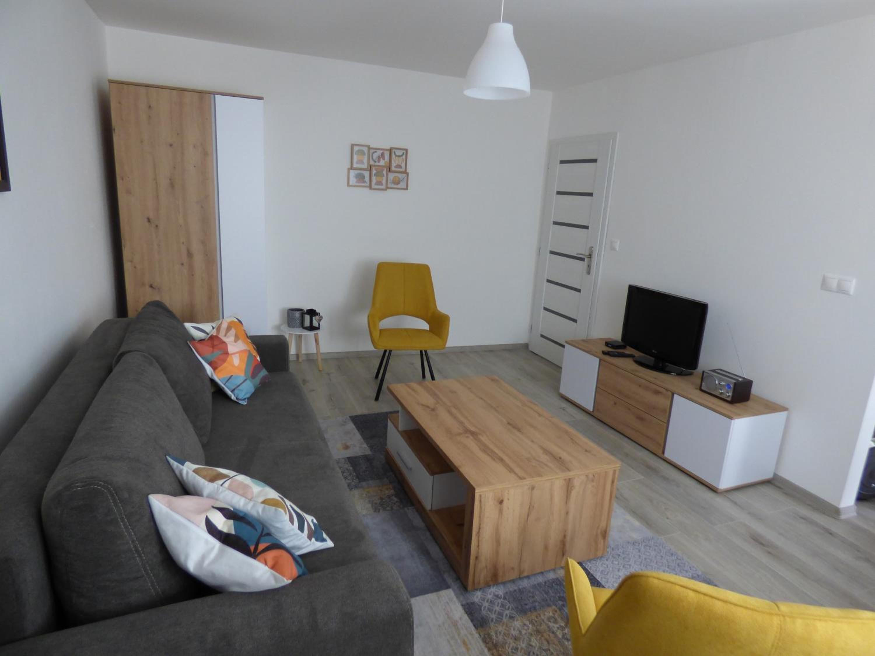One-Bedroom Apartment - Photo 10