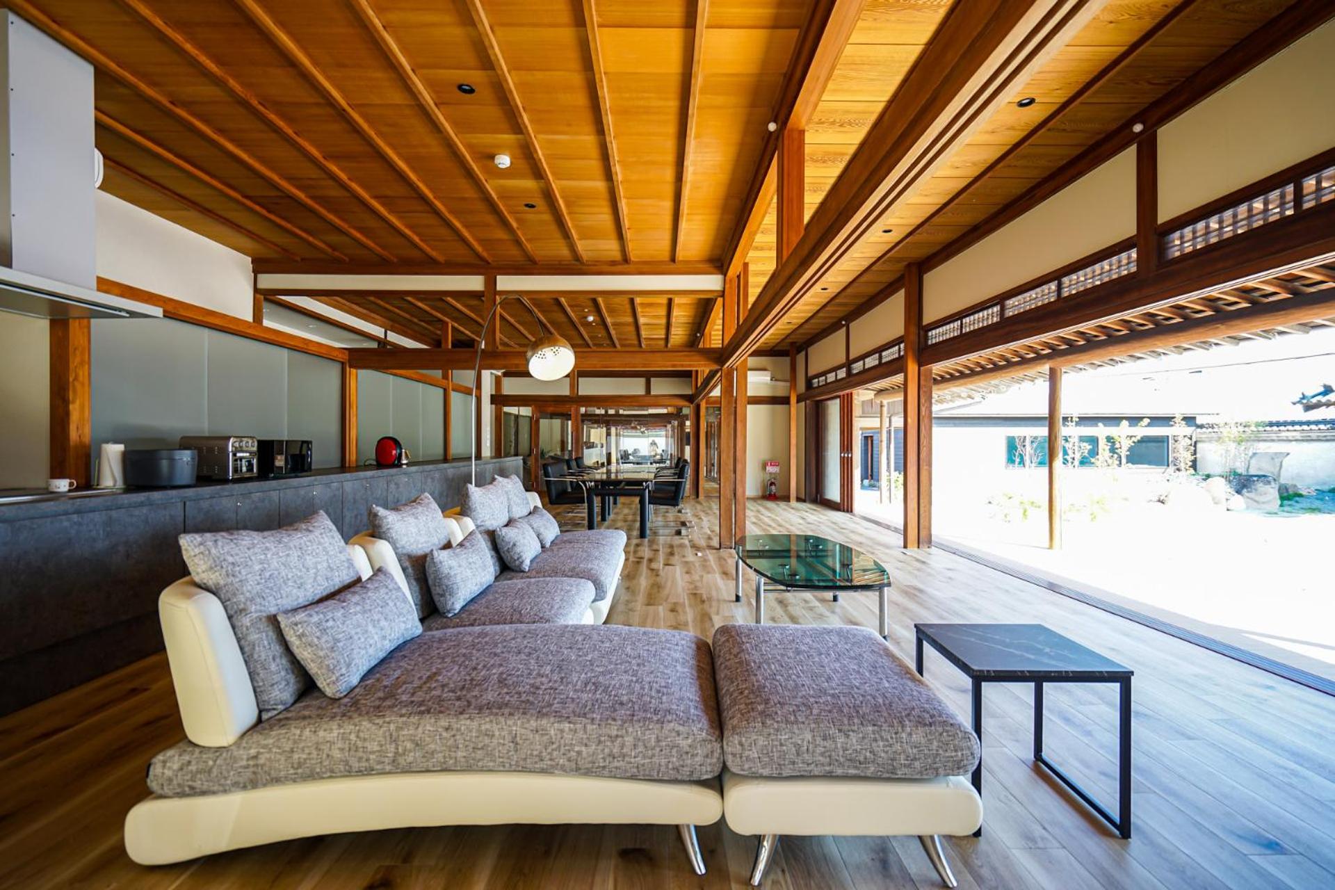 Villa with Private Pool - Photo 41