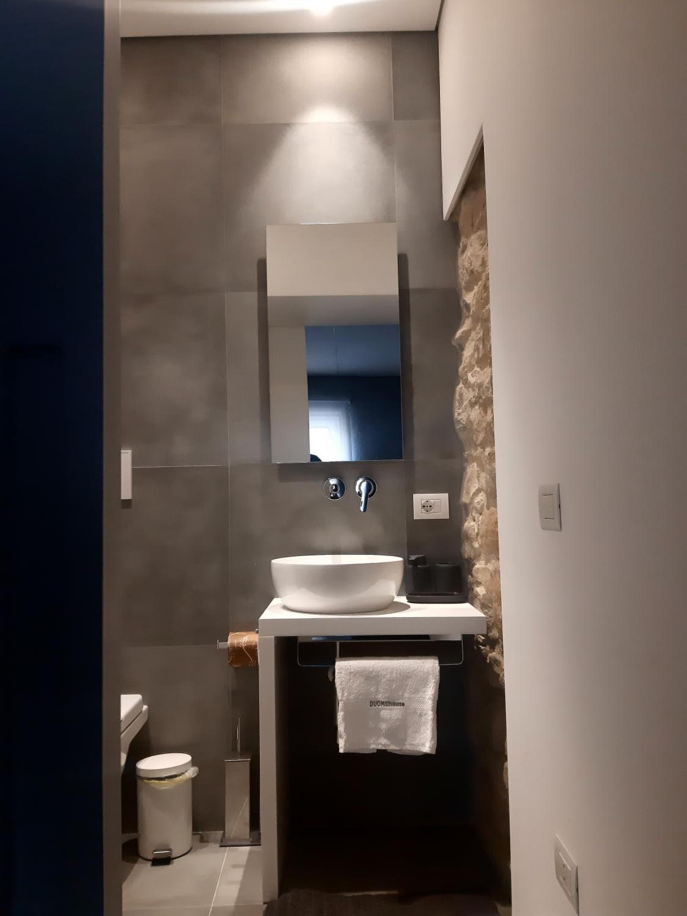 One-Bedroom Apartment - Photo 17