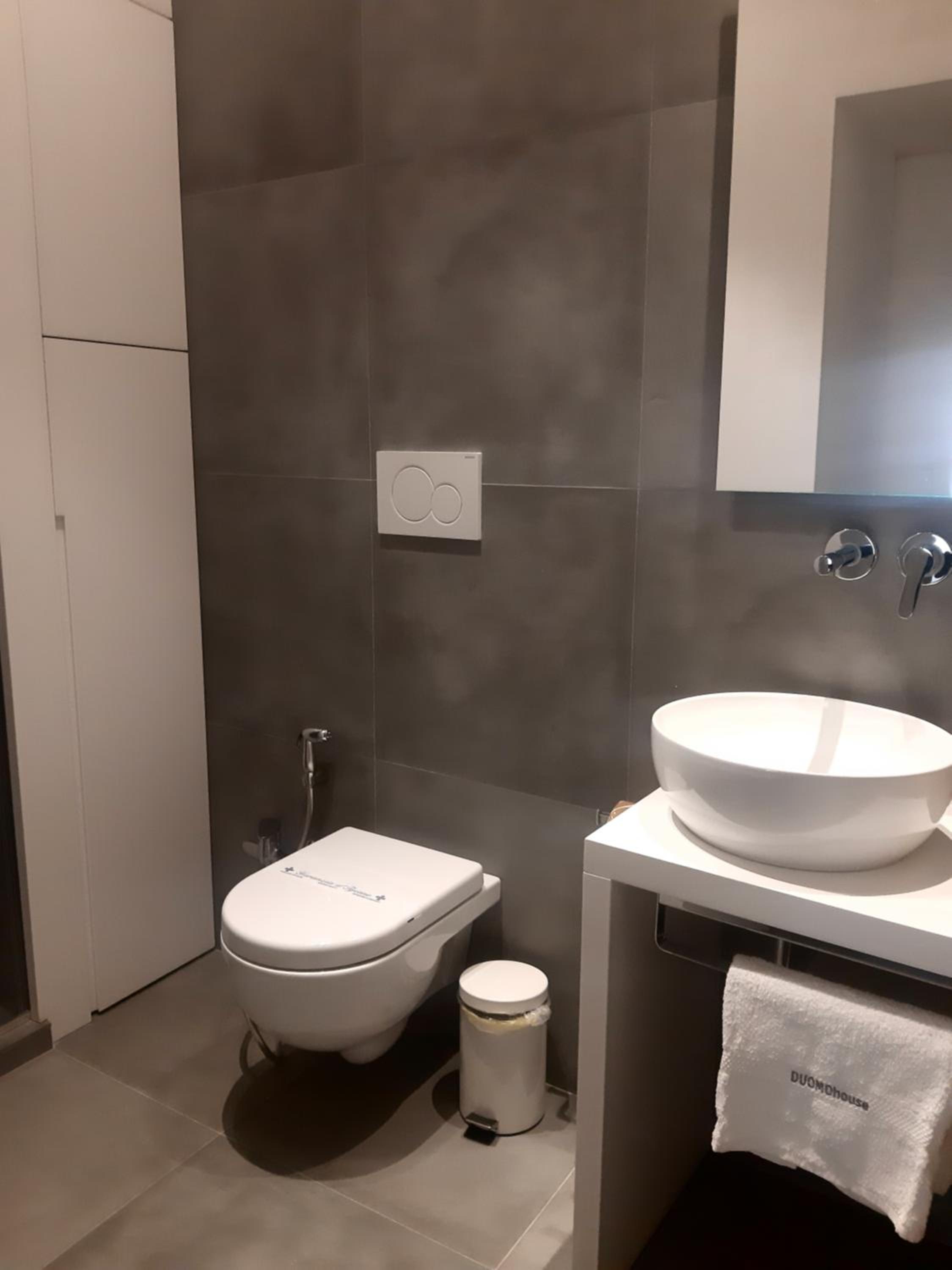 One-Bedroom Apartment - Photo 8
