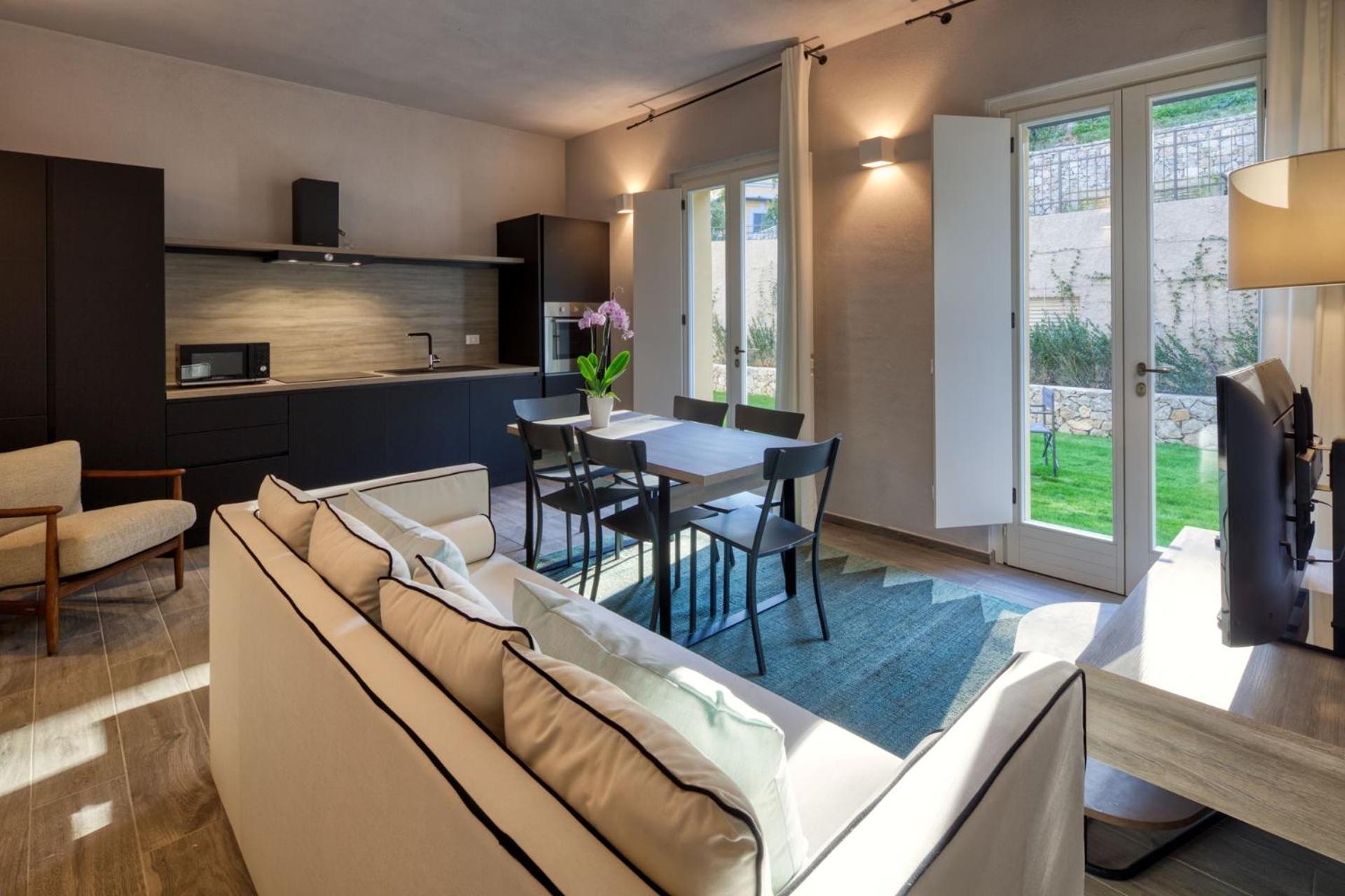 Apartment - Ground Floor - Photo 2