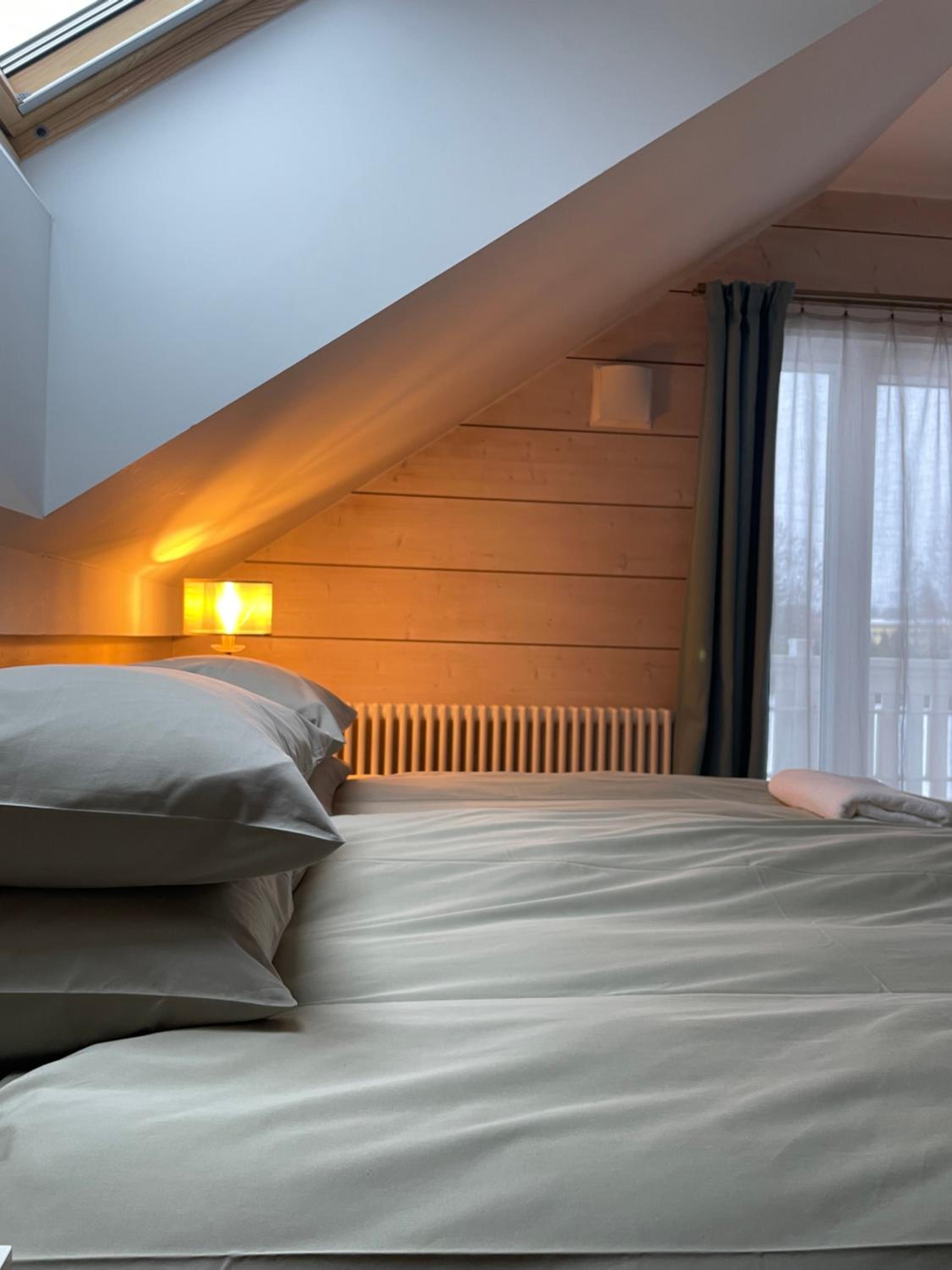 Five-Bedroom House - Photo 40